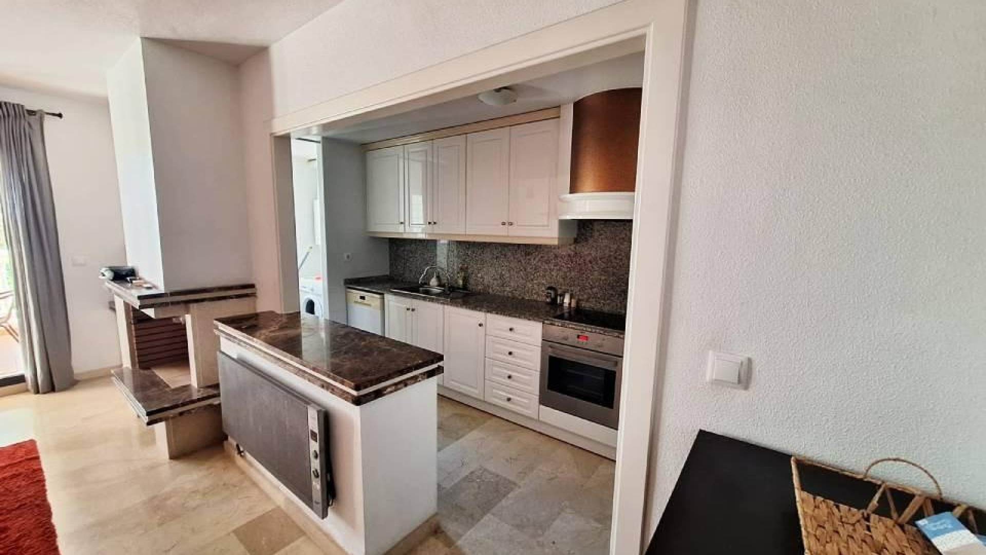 Resale - Apartment - Villamartin