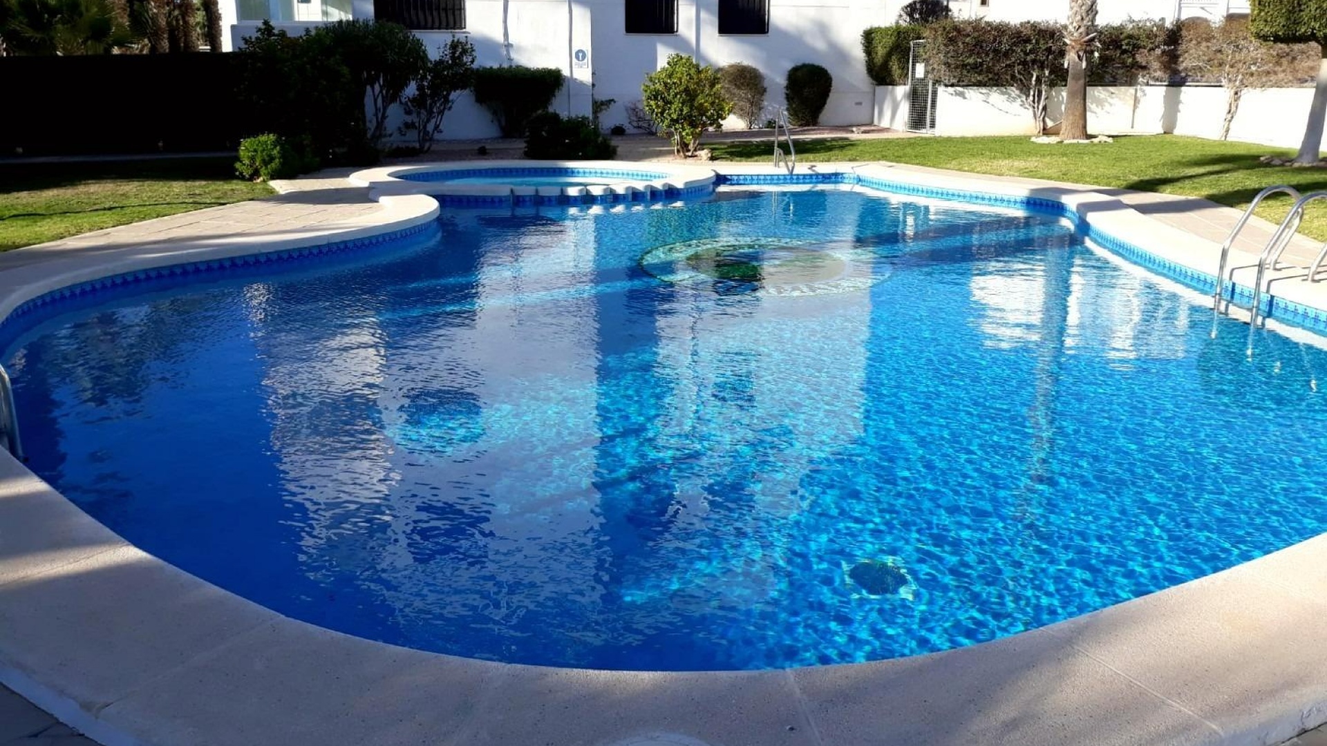 Resale - Apartment - Villamartin