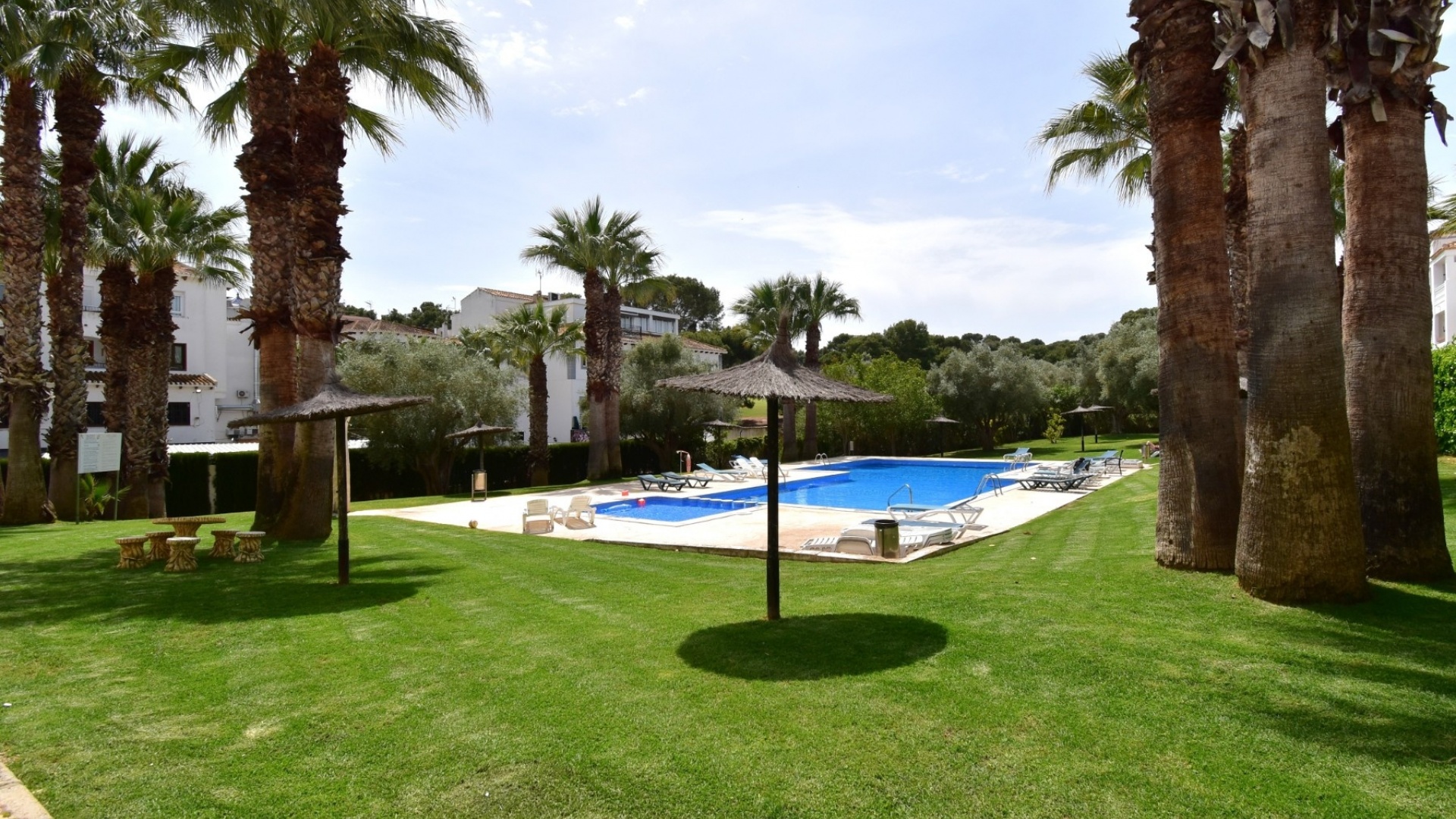 Resale - Apartment - Villamartin