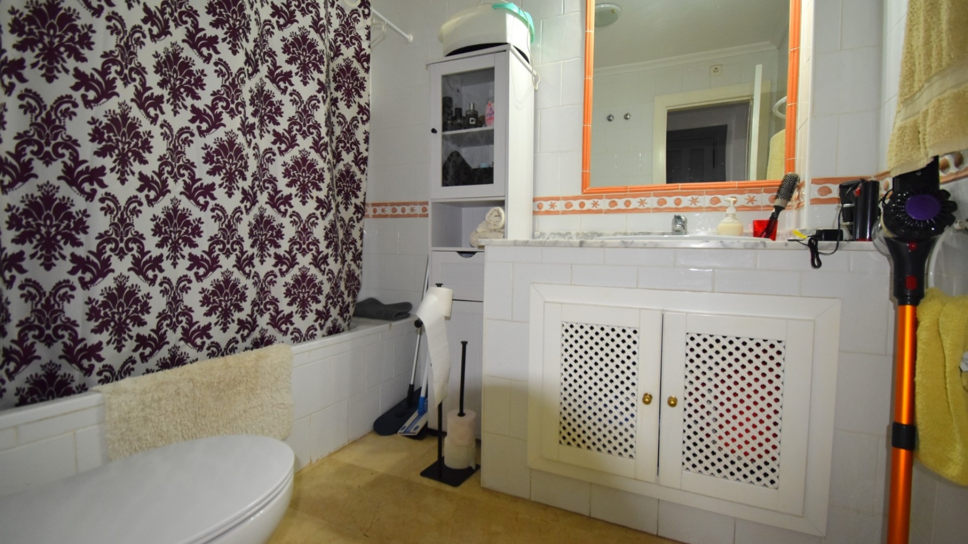 Resale - Apartment - Villamartin