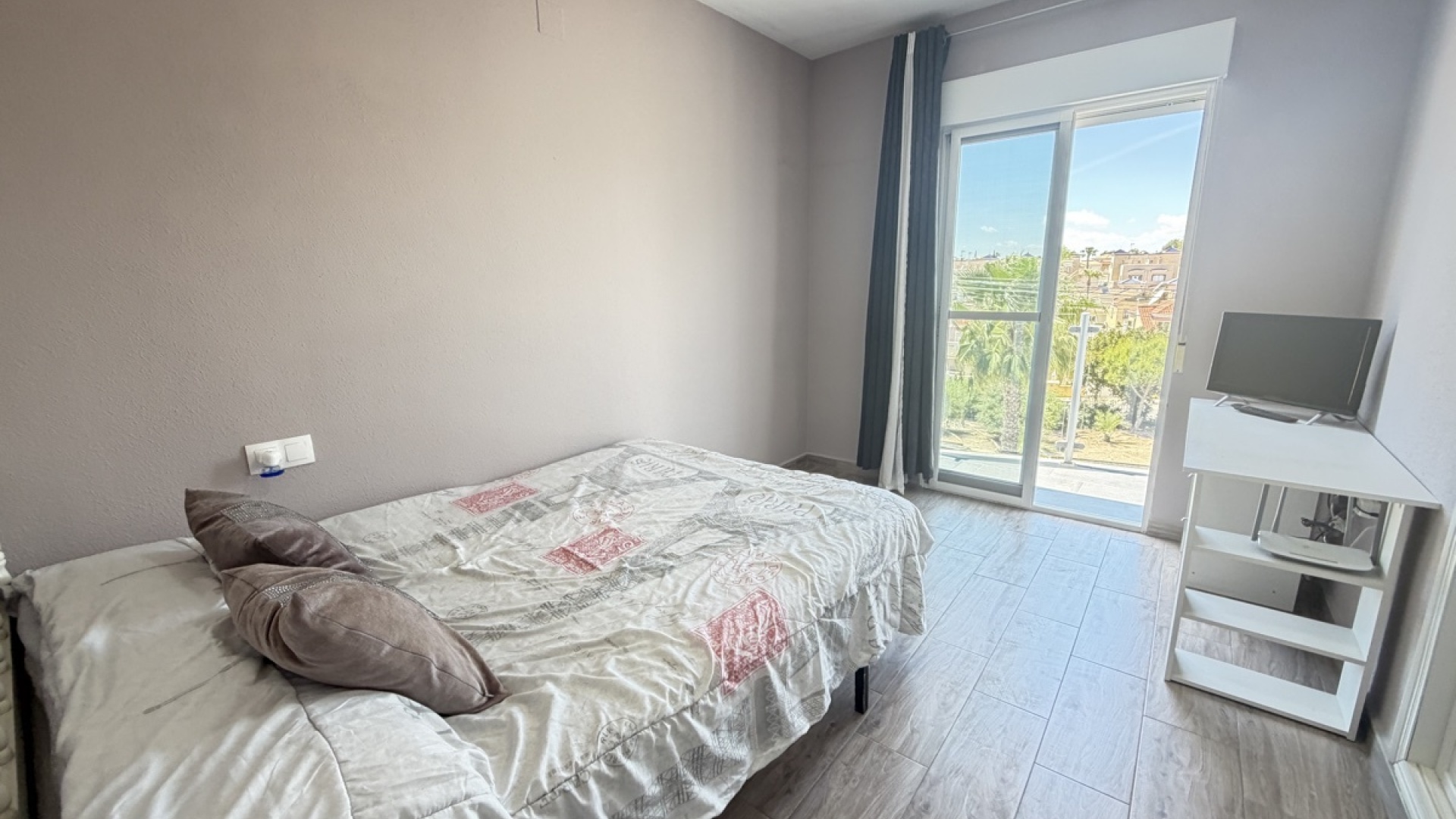 Resale - Apartment - Villamartin