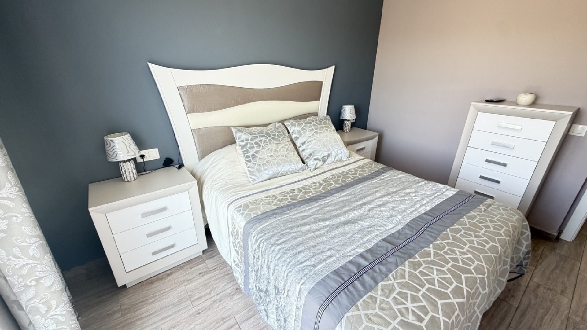 Resale - Apartment - Villamartin