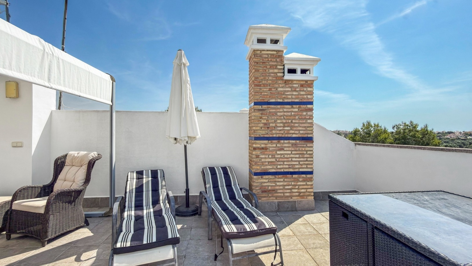 Resale - Apartment - Villamartin