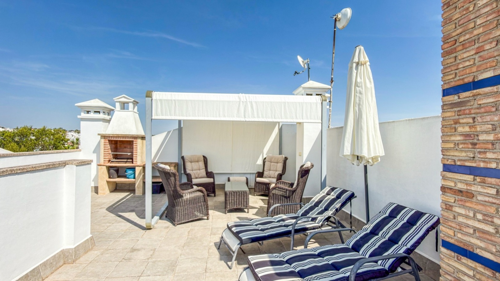 Resale - Apartment - Villamartin