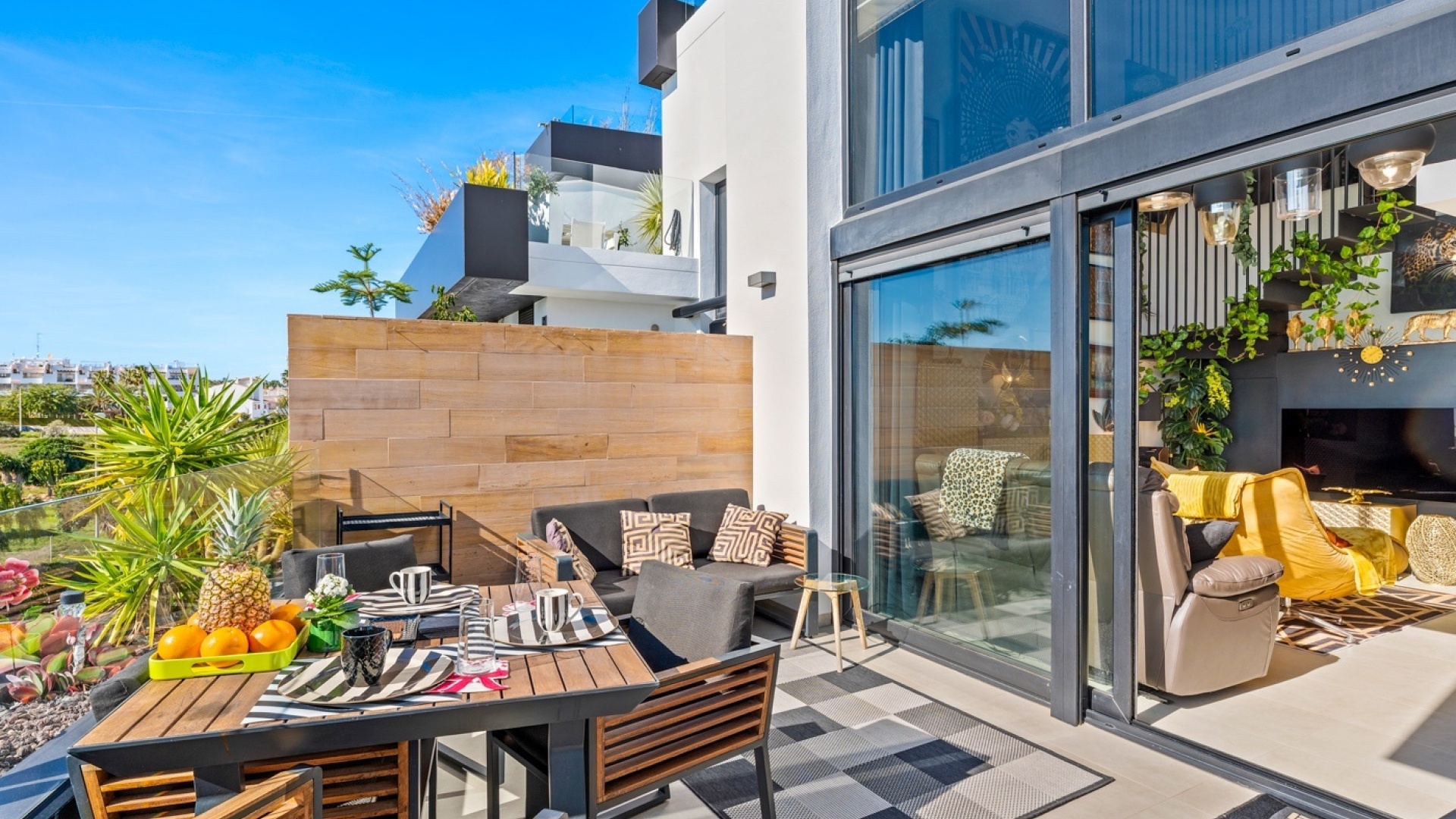 Resale - Apartment - Villamartin