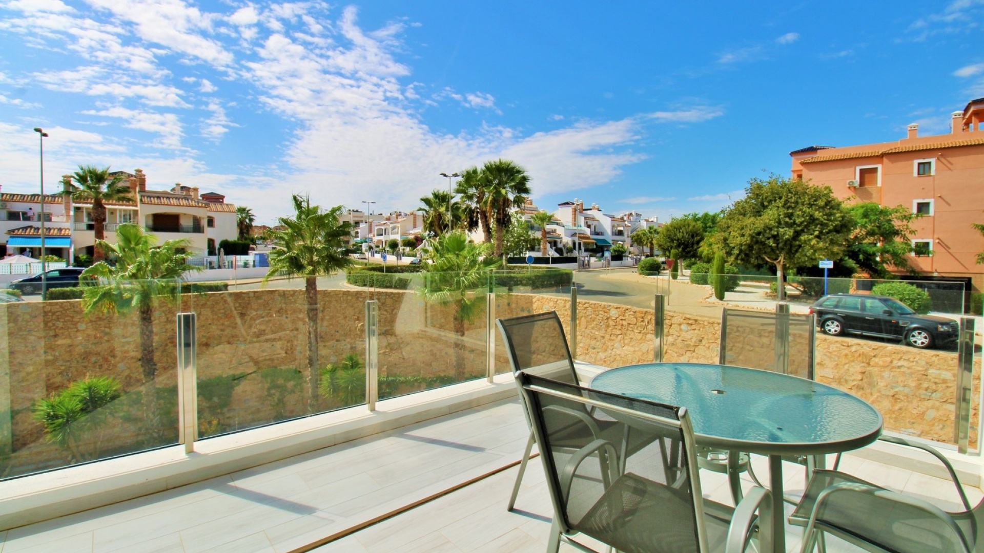 Resale - Apartment - Villamartin