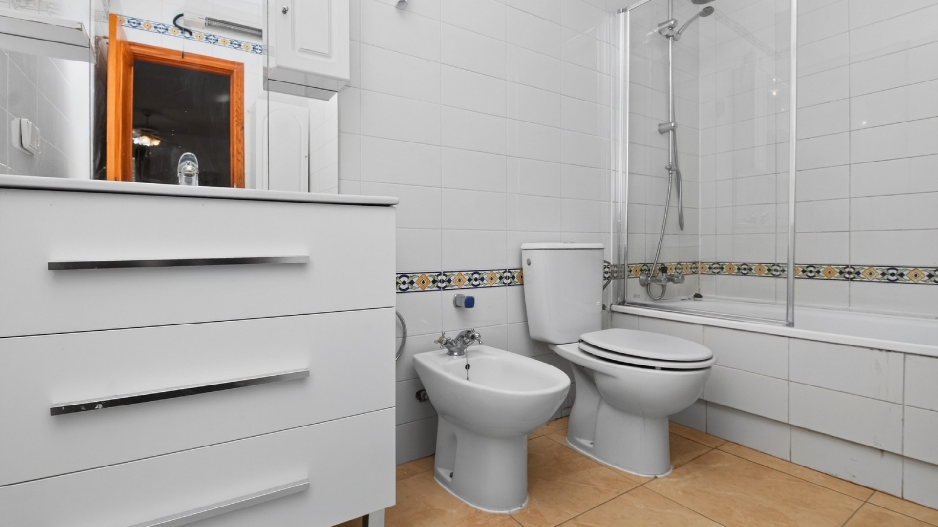 Resale - Apartment - Villamartin