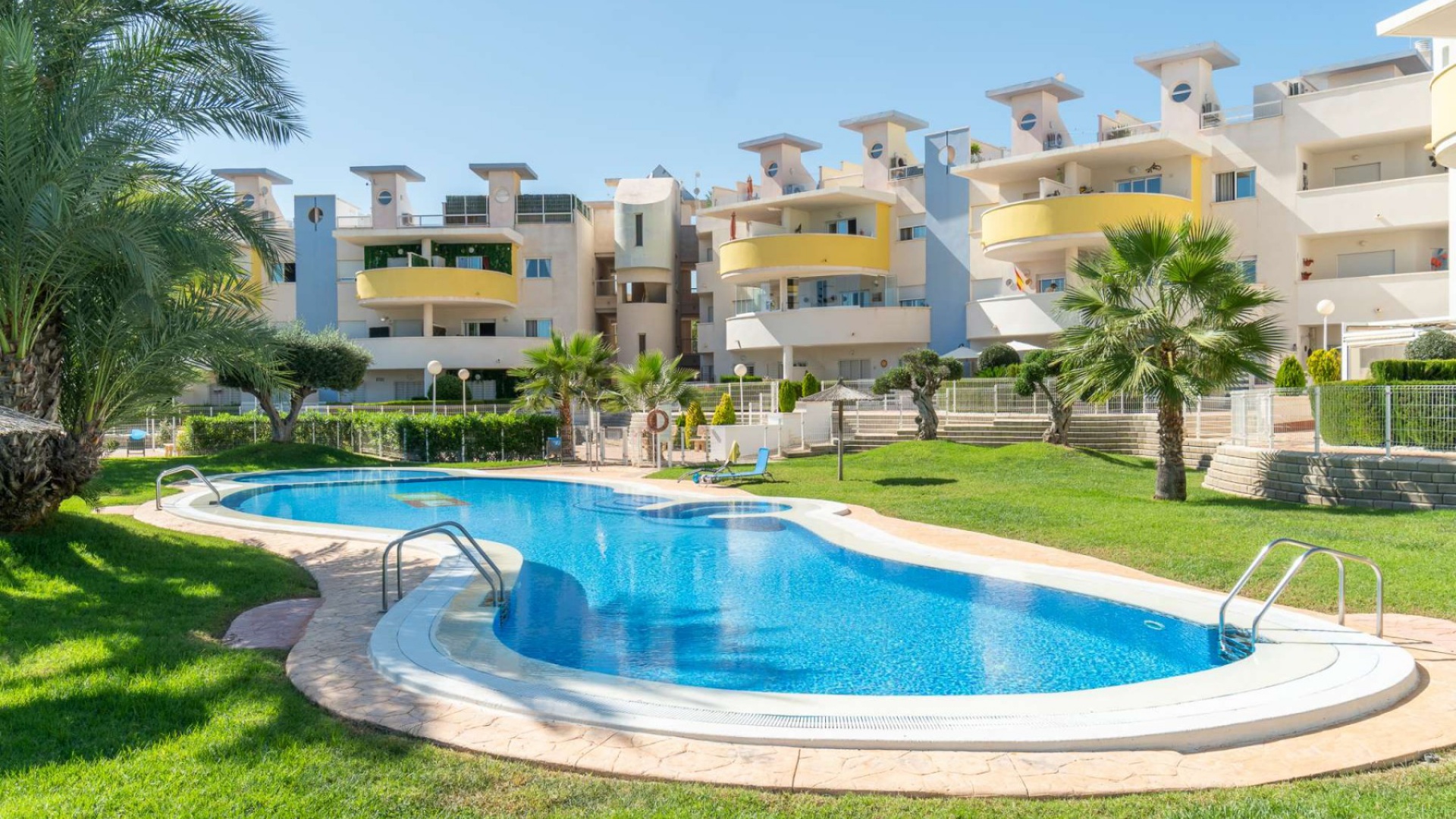 Resale - Apartment - Villamartin