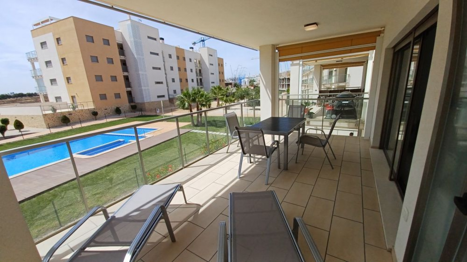 Resale - Apartment - Villamartin