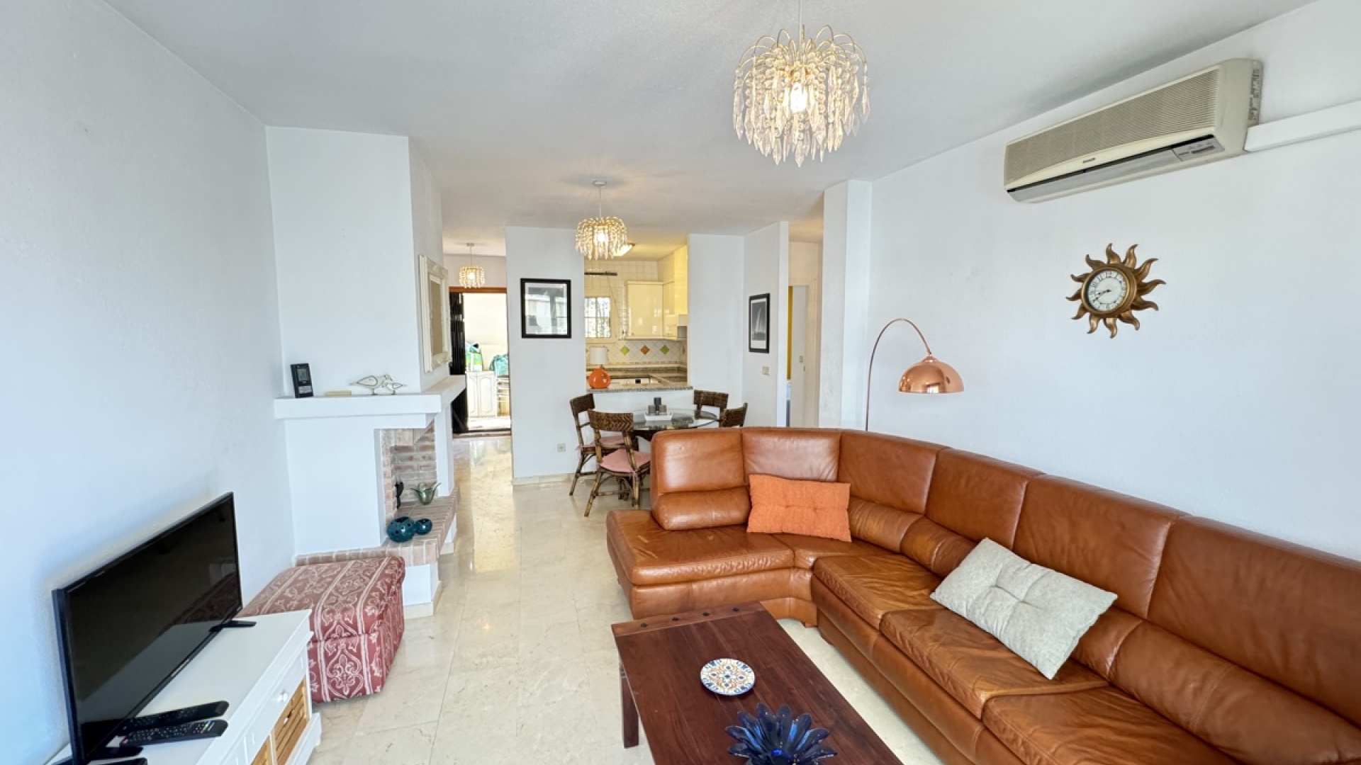 Resale - Apartment - Villamartin