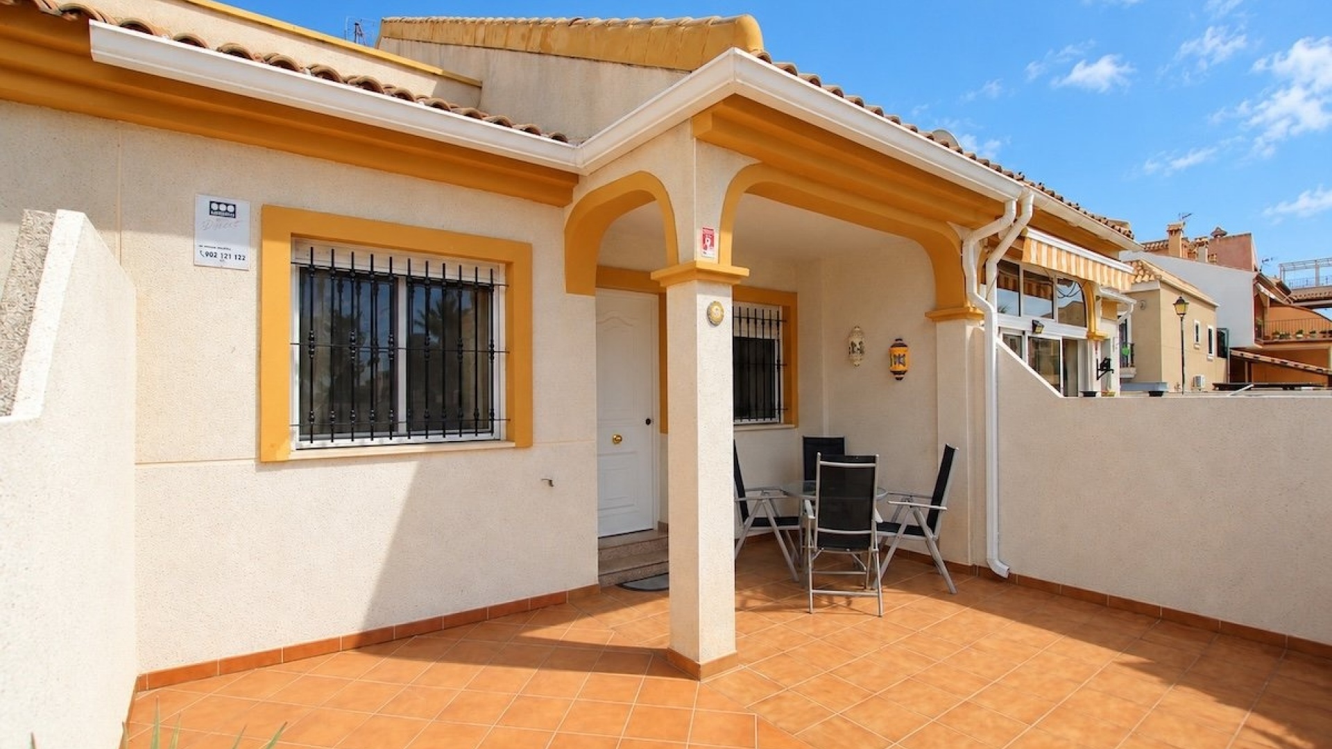 Resale - Bungalow - Daya Nueva