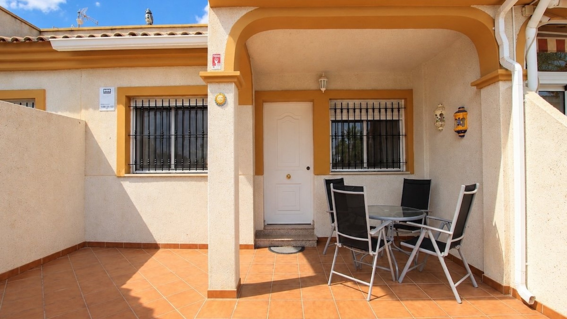 Resale - Bungalow - Daya Nueva