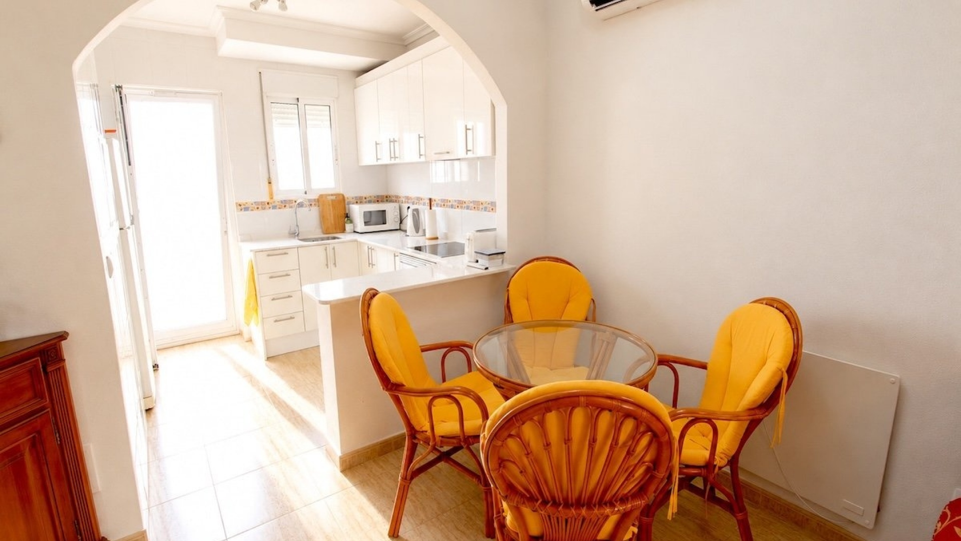Resale - Bungalow - Daya Nueva
