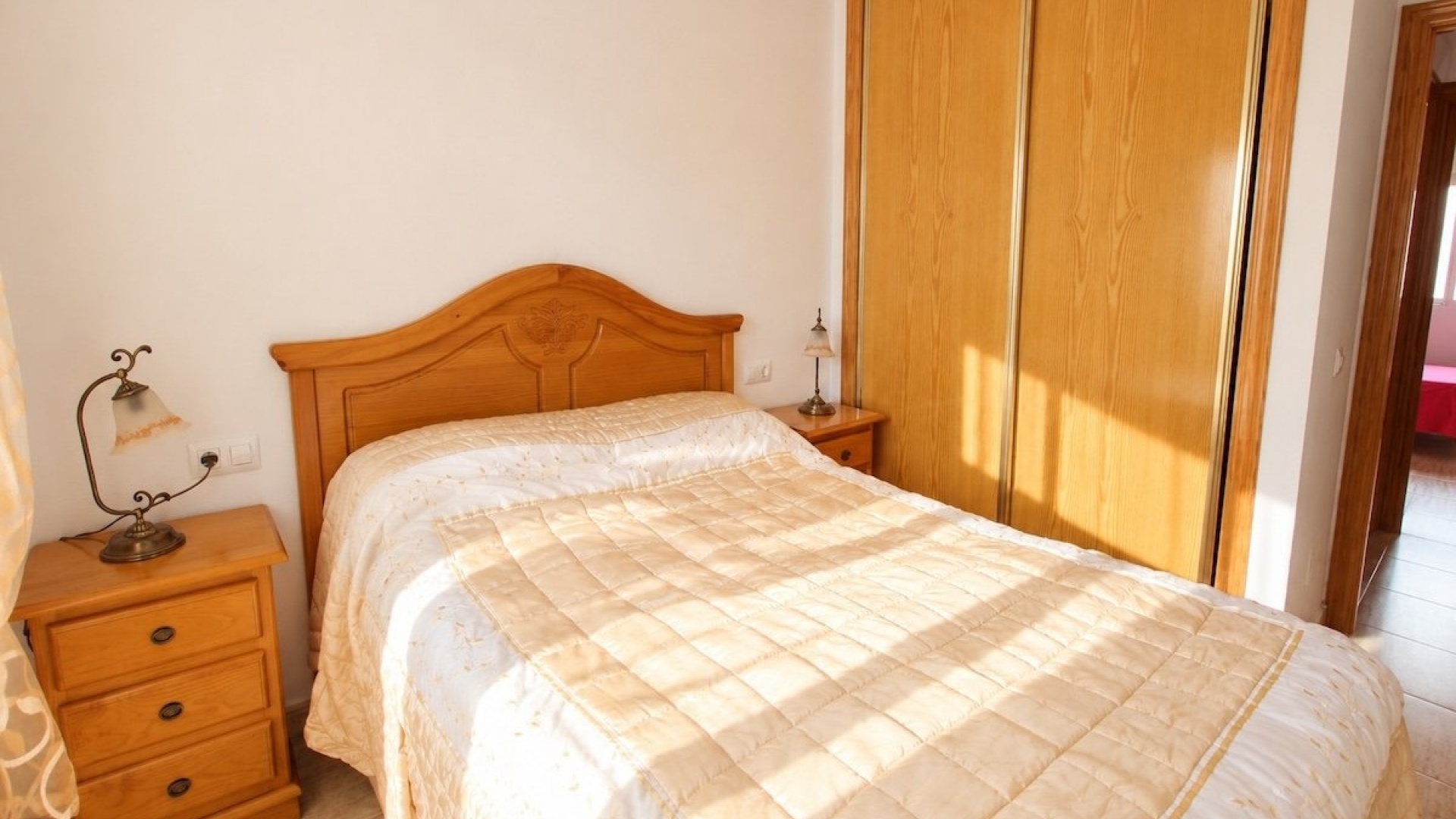 Resale - Bungalow - Daya Nueva