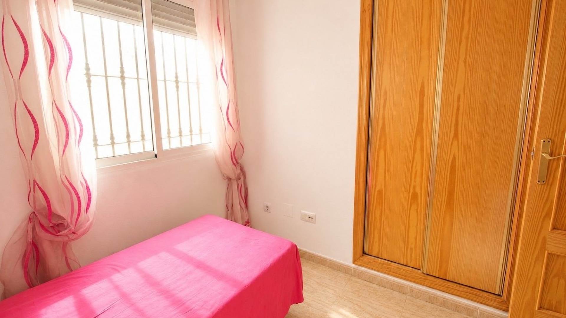Resale - Bungalow - Daya Nueva