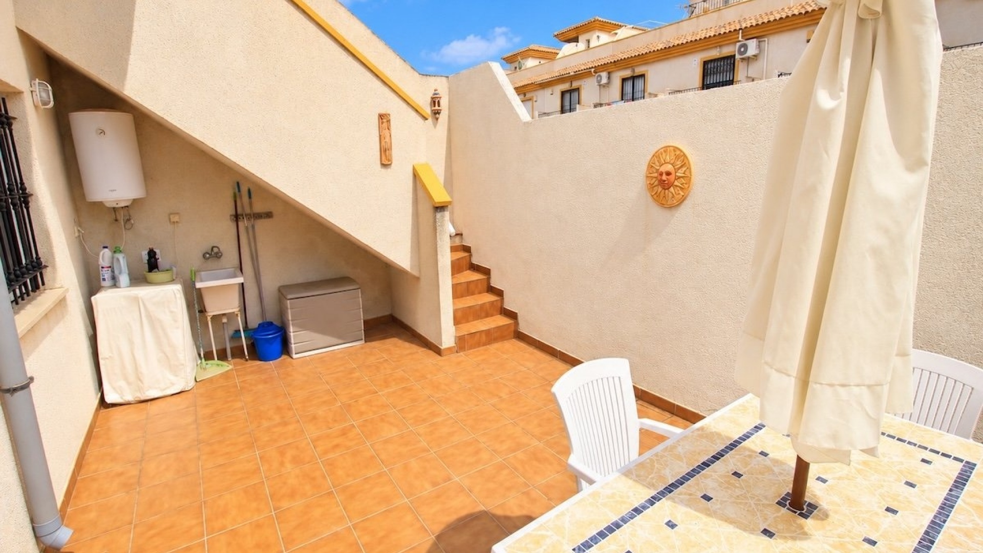 Resale - Bungalow - Daya Nueva