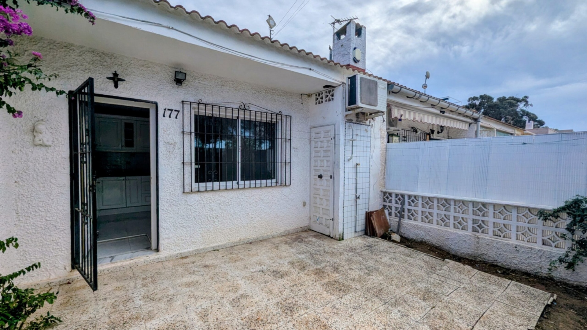 Resale - Bungalow - Guardamar del Segura - Lomas de Polo-Pinomar
