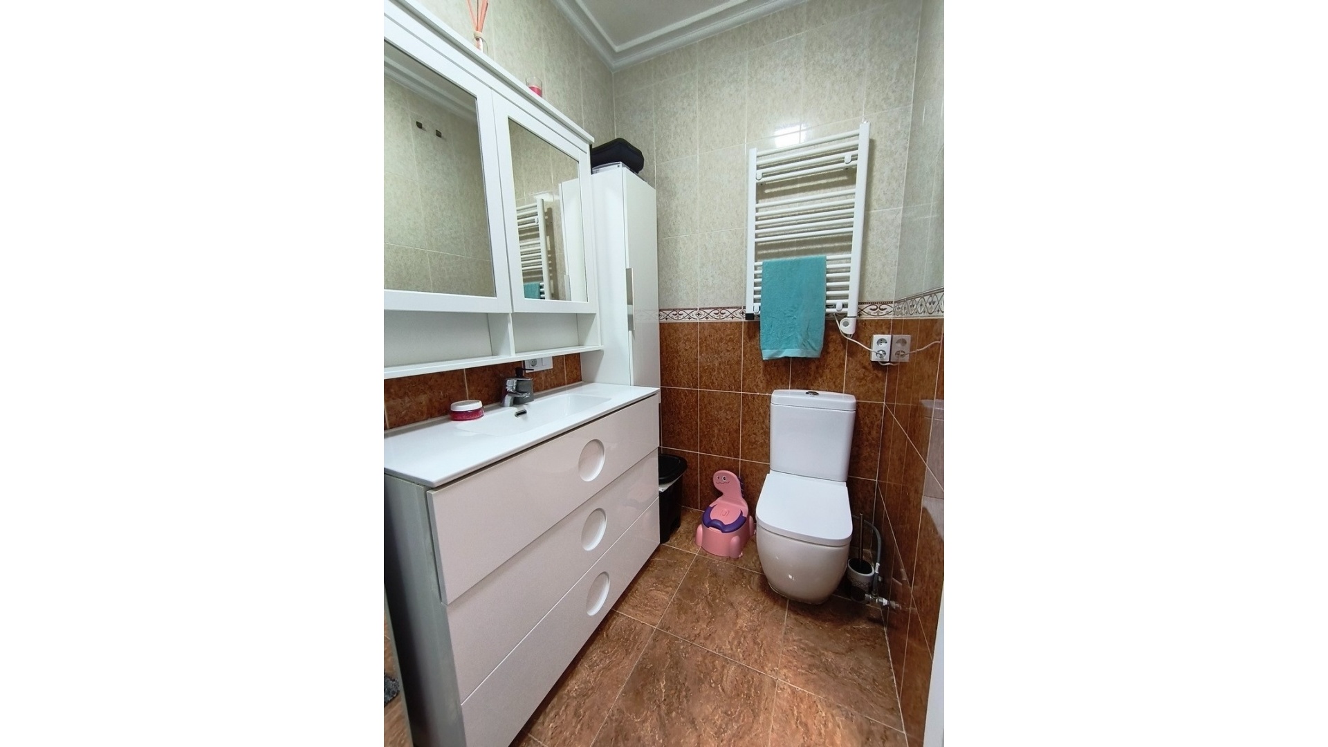 Resale - Bungalow - La Florida  - La Florida