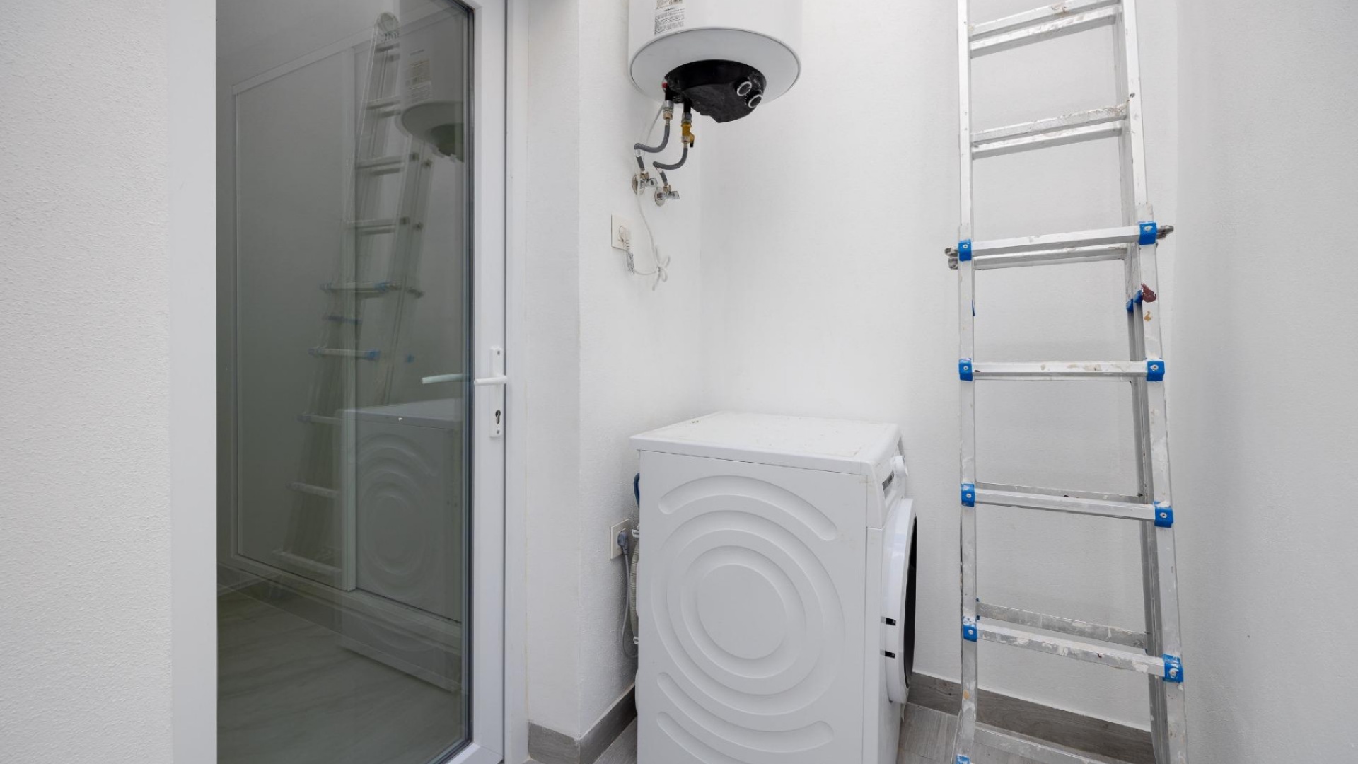 Resale - Bungalow - Playa Flamenca - las chismosas