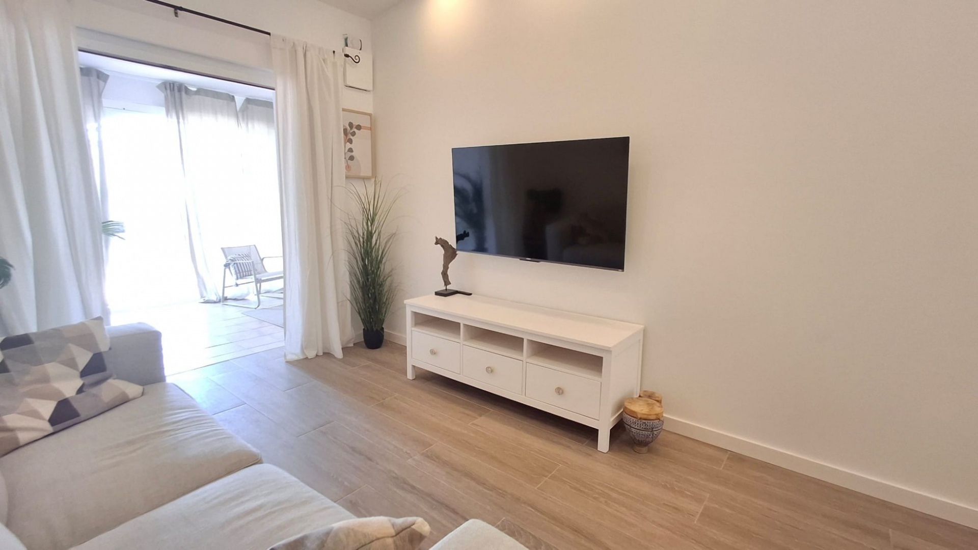 Resale - Bungalow - Playa Flamenca - las chismosas