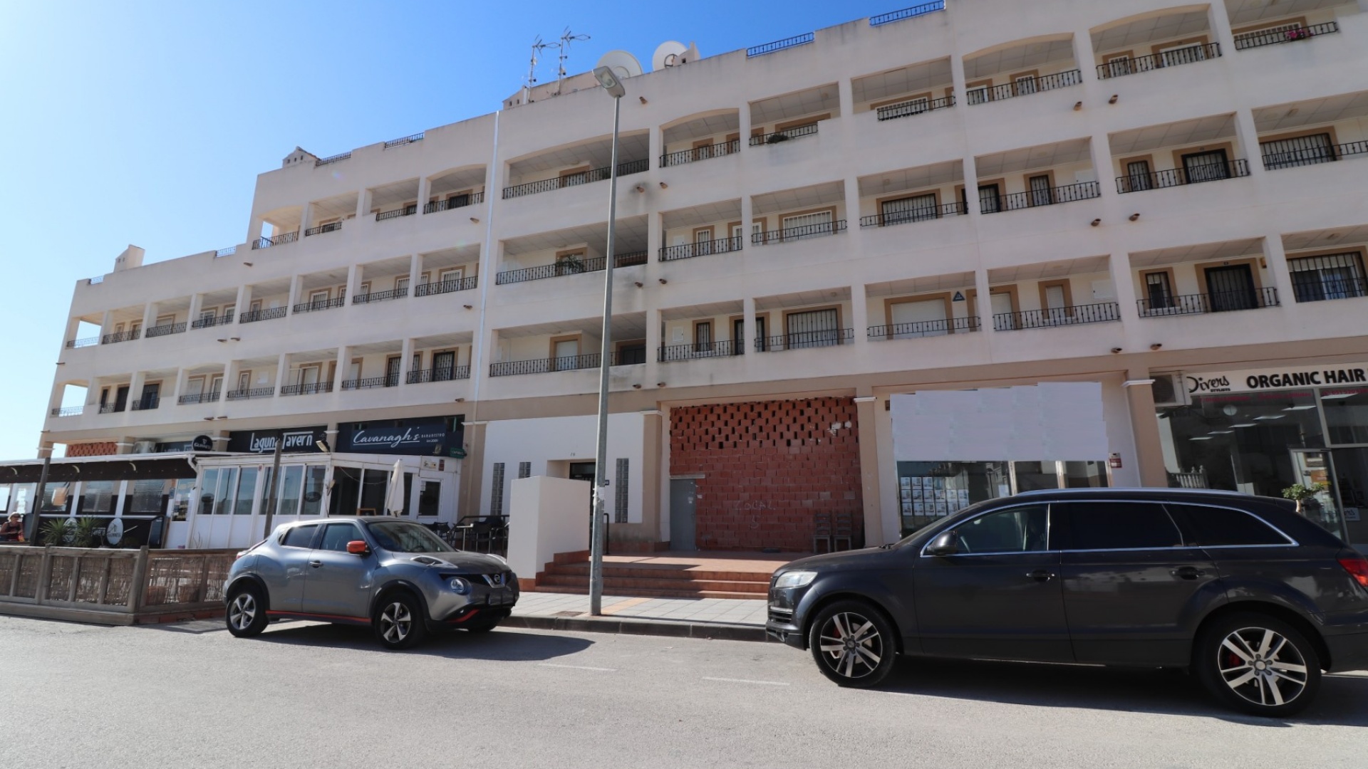 Resale - Commercial - Los Montesinos - Laguna Green