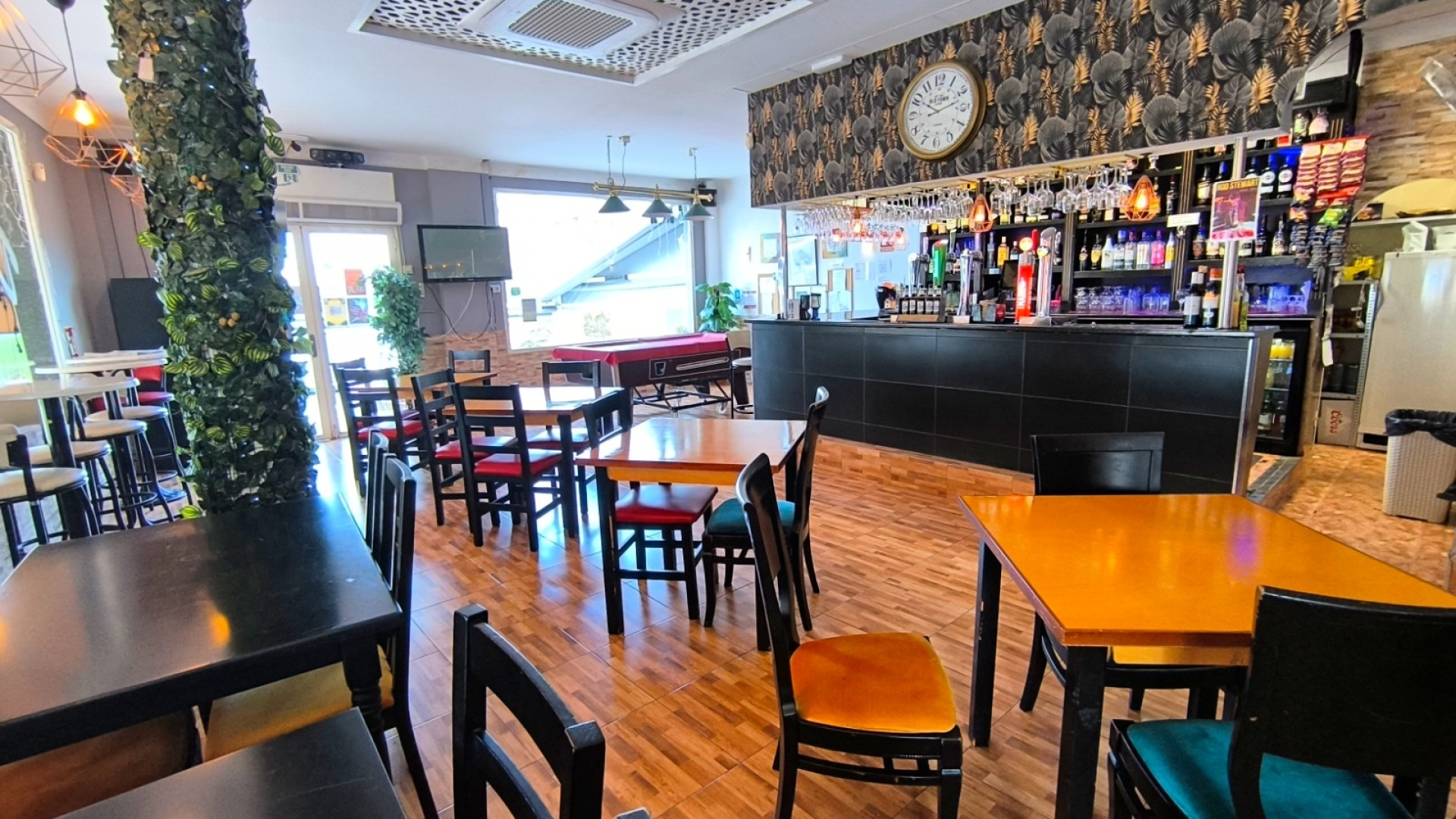 Resale - Commercial - Villamartin