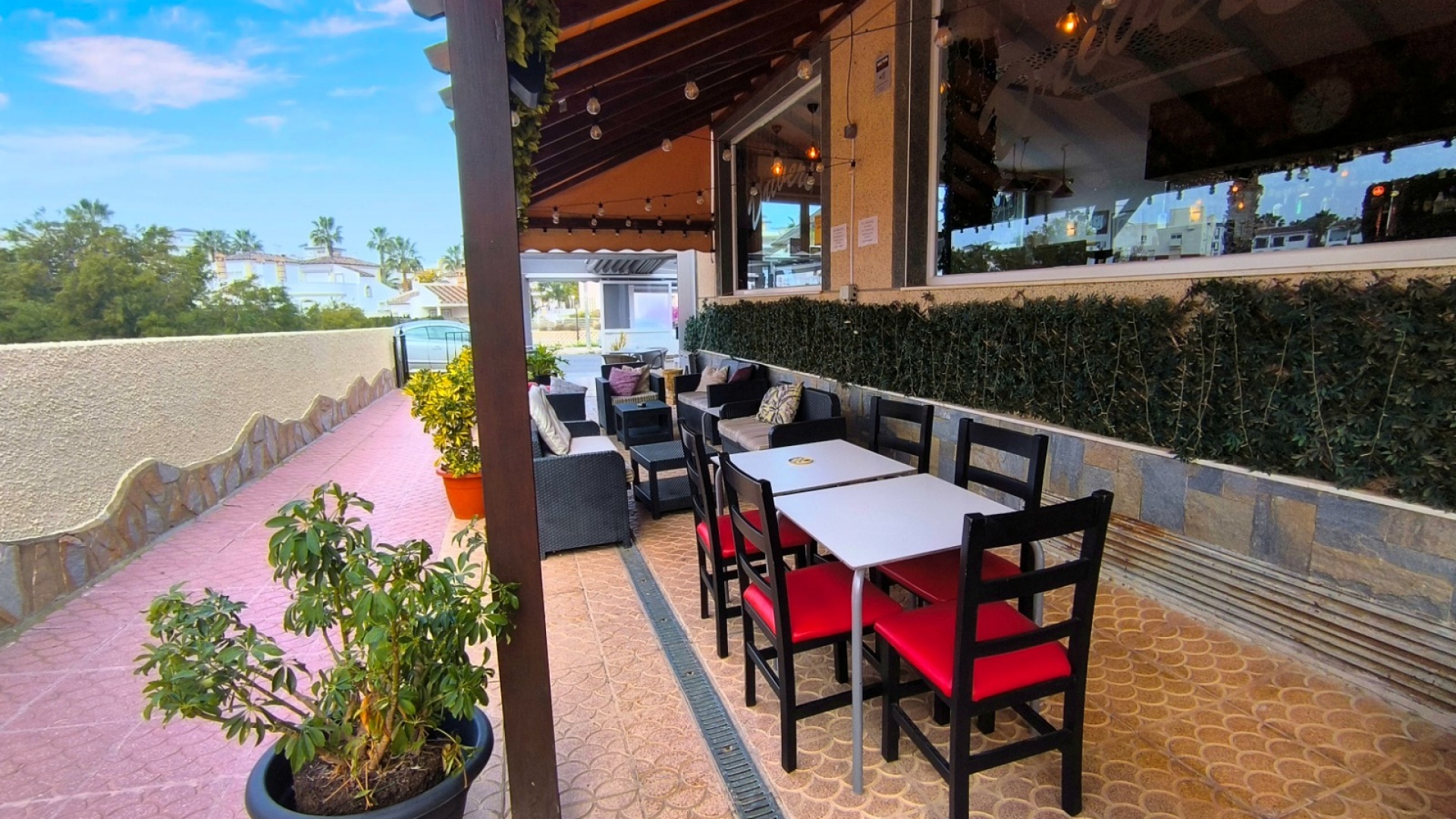 Resale - Commercial - Villamartin