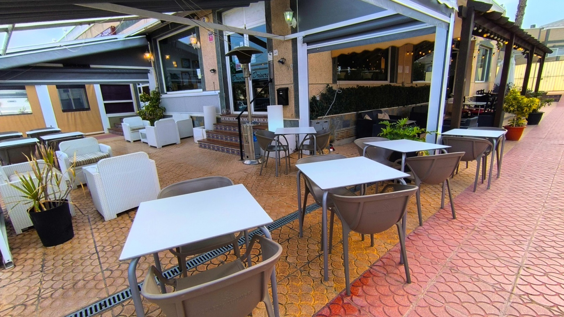 Resale - Commercial - Villamartin