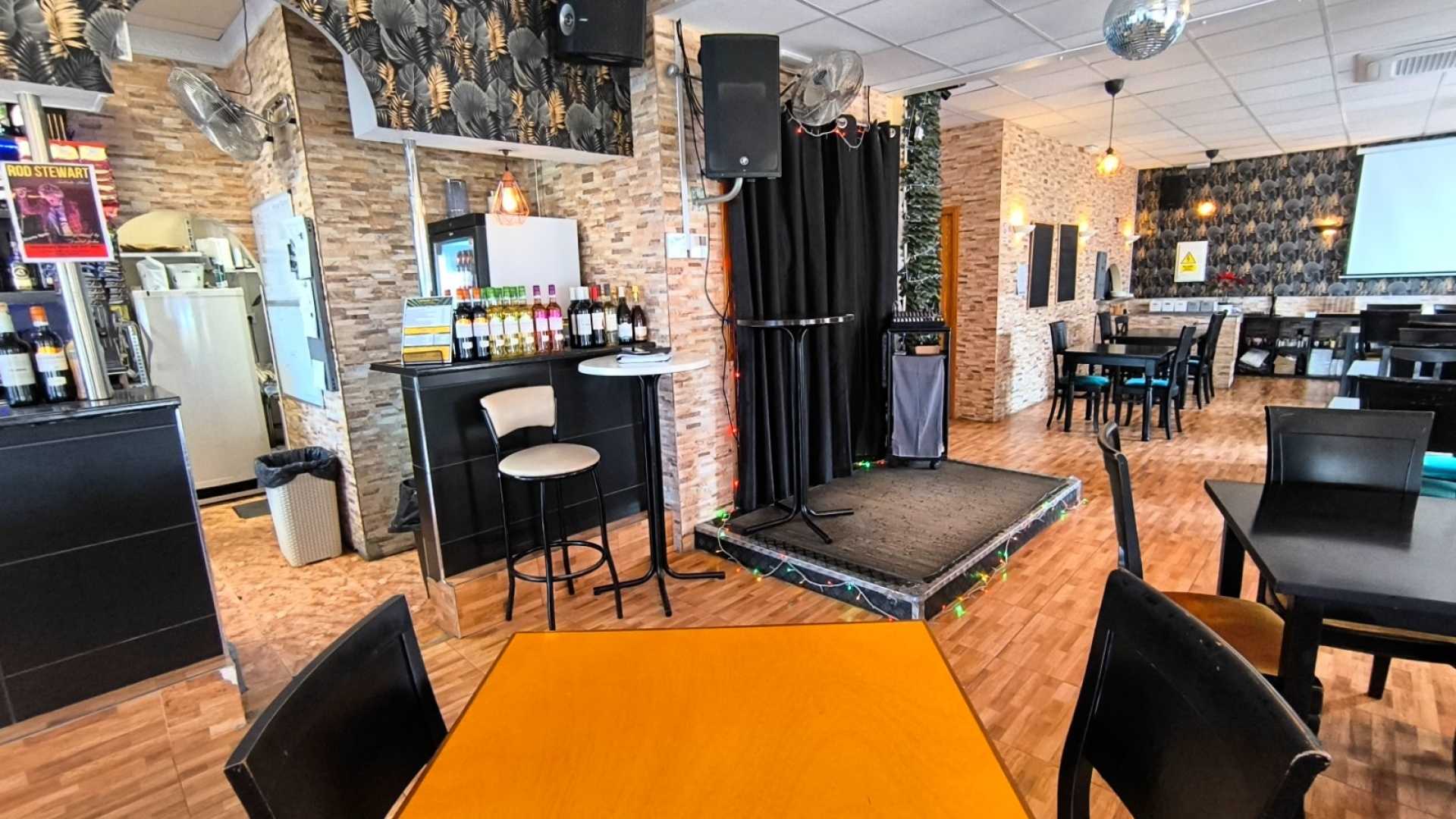 Resale - Commercial - Villamartin