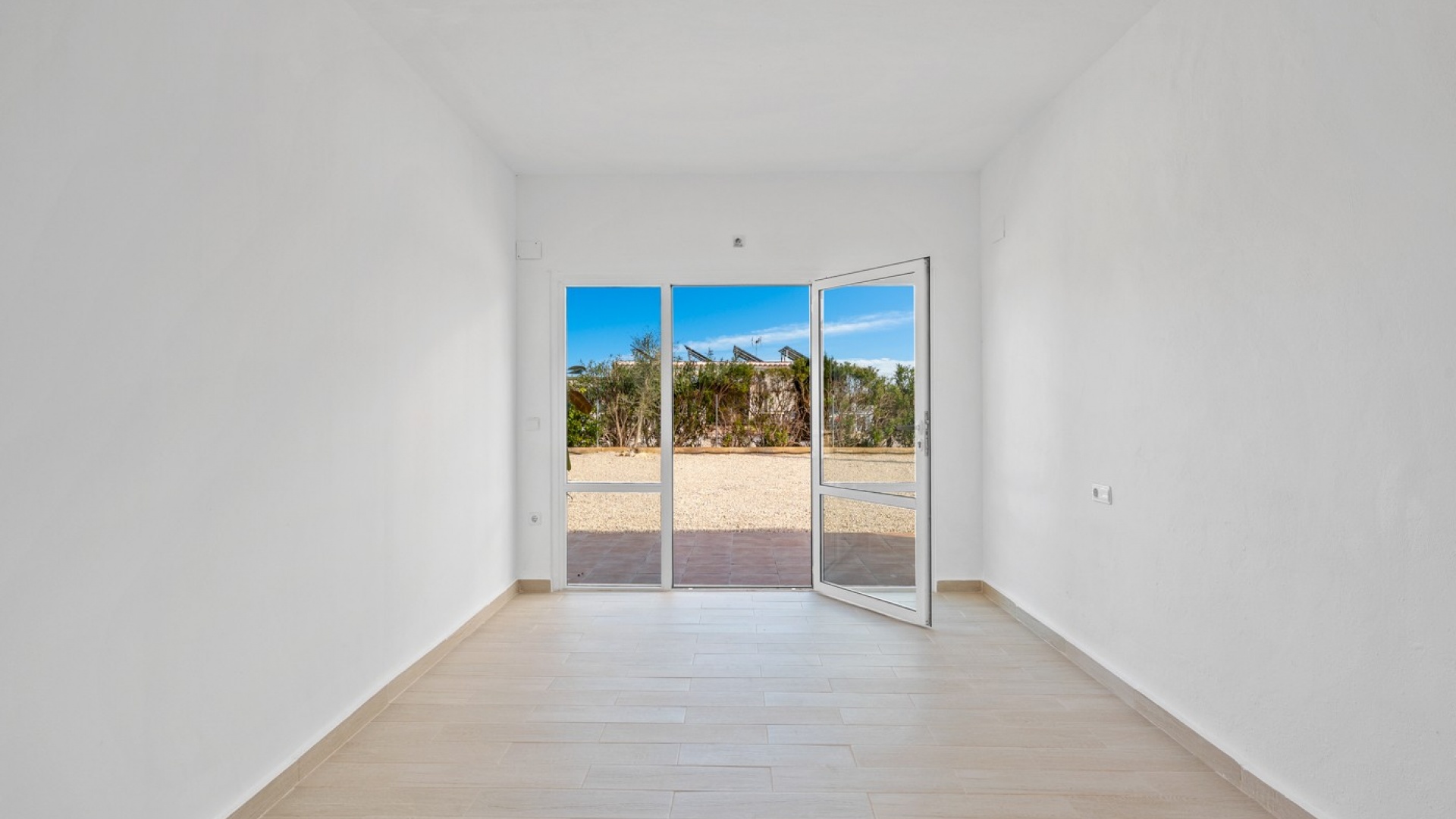 Resale - Country Property - Dolores