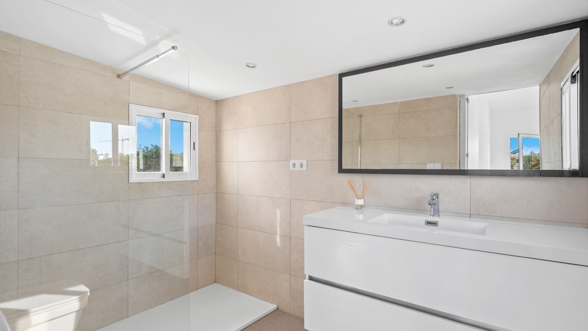 Resale - Country Property - Dolores