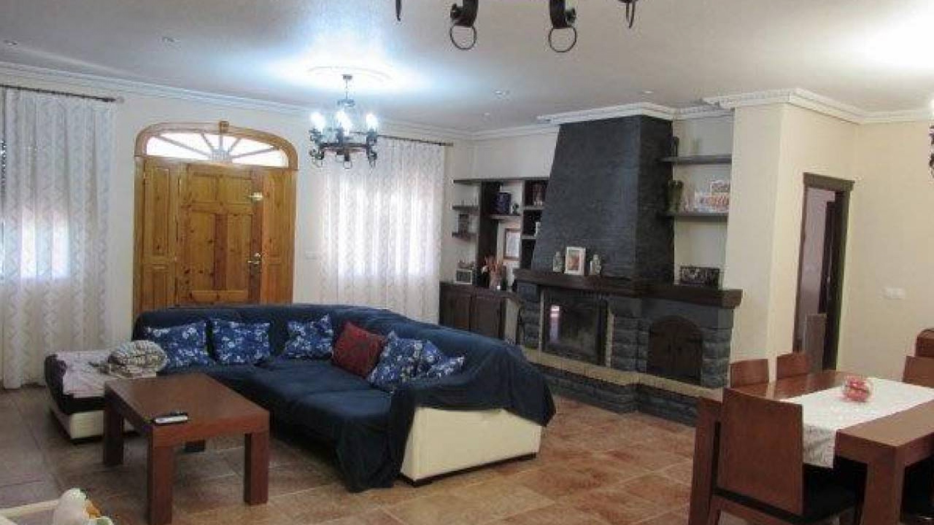 Resale - Country Property - Dolores