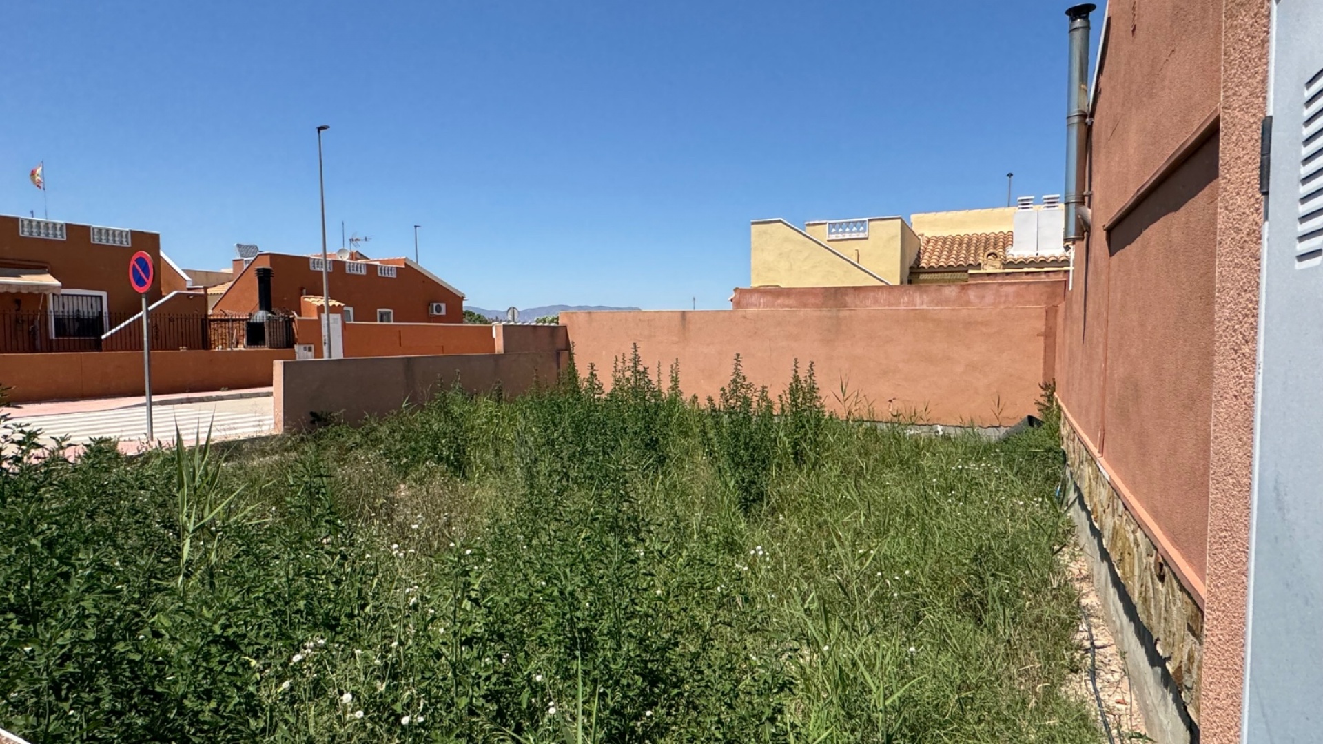 Resale - Land - Daya Nueva