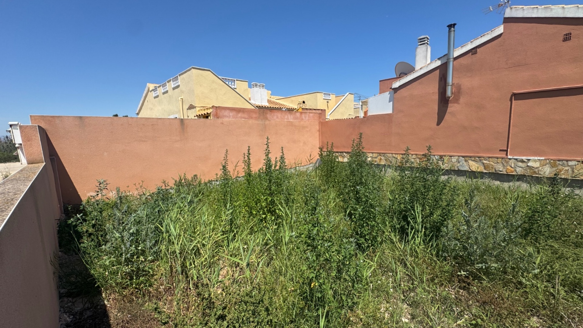 Resale - Plot - Daya Nueva