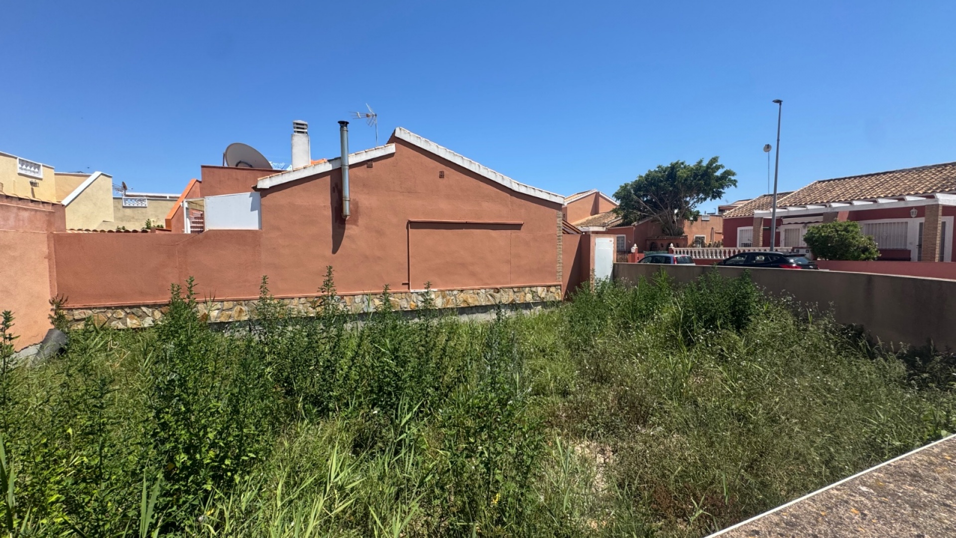 Resale - Plot - Daya Nueva