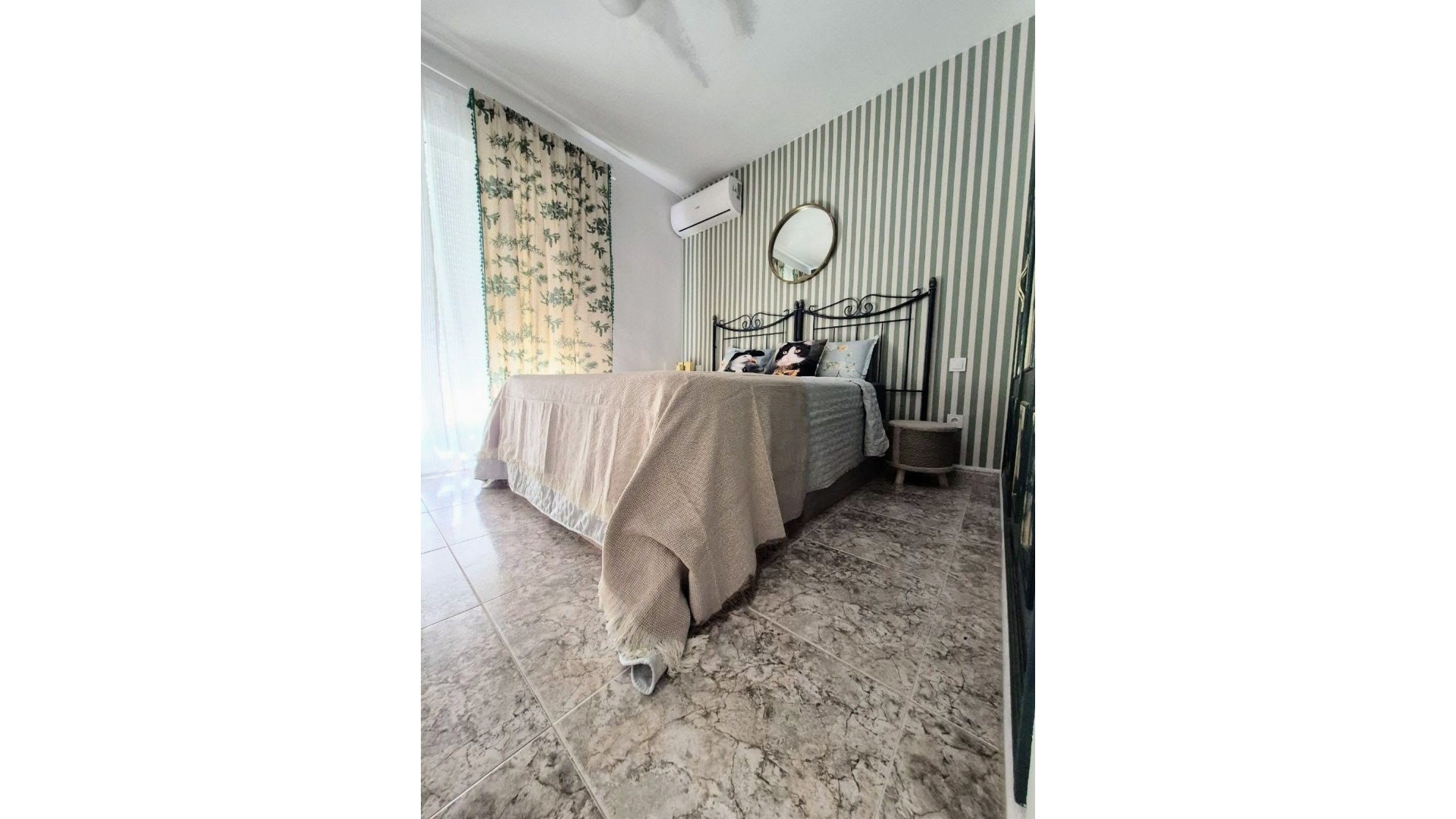 Resale - Townhouse - Cartagena - Los Nietos
