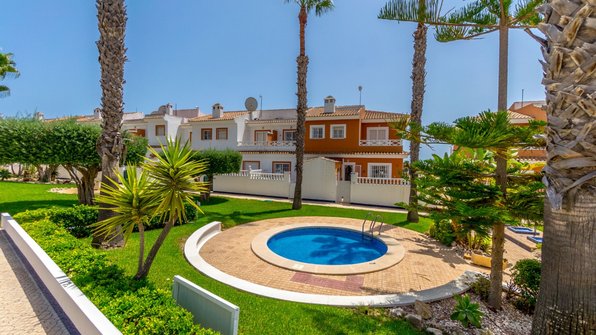 Resale - Townhouse - Ciudad Quesada - Dona Pepa