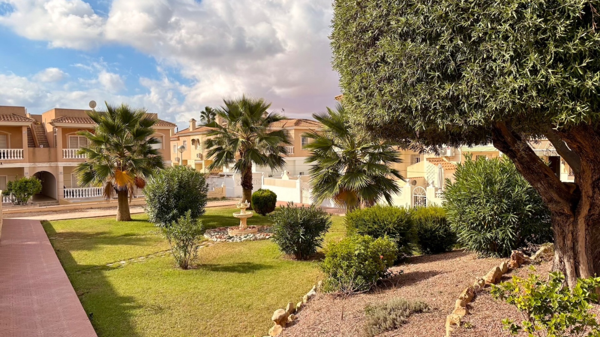 Resale - Townhouse - Ciudad Quesada - Dona Pepa