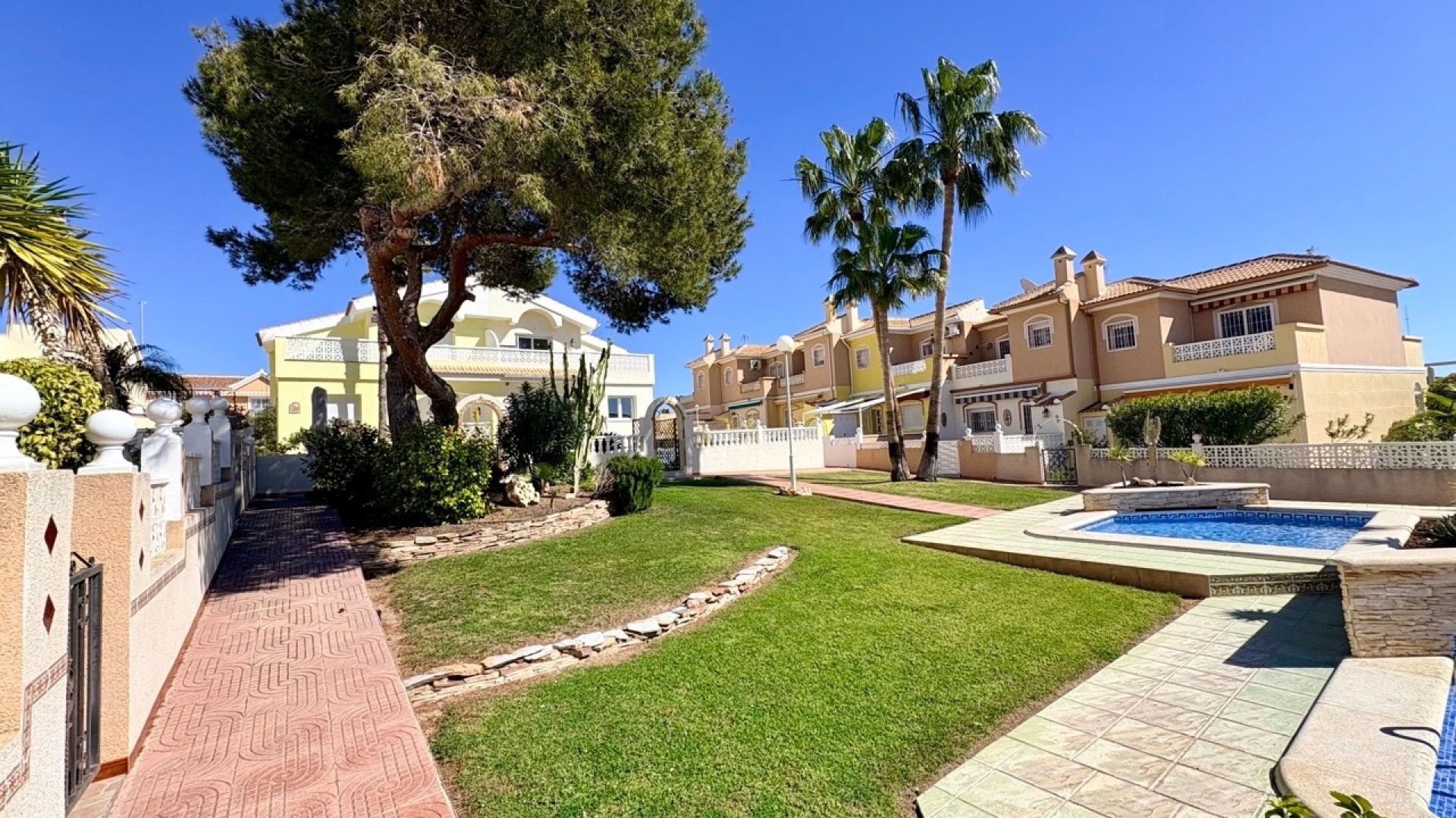 Resale - Townhouse - Ciudad Quesada - Dona Pepa