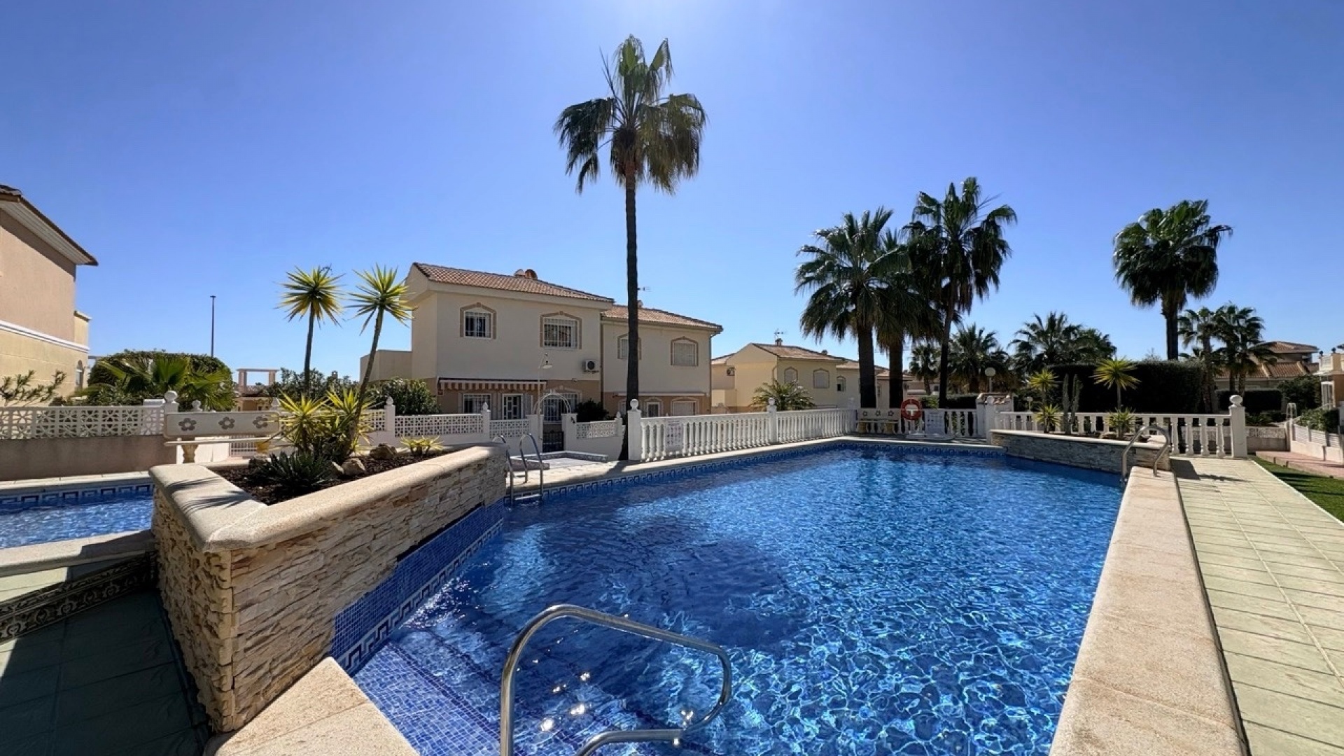 Resale - Townhouse - Ciudad Quesada - Dona Pepa