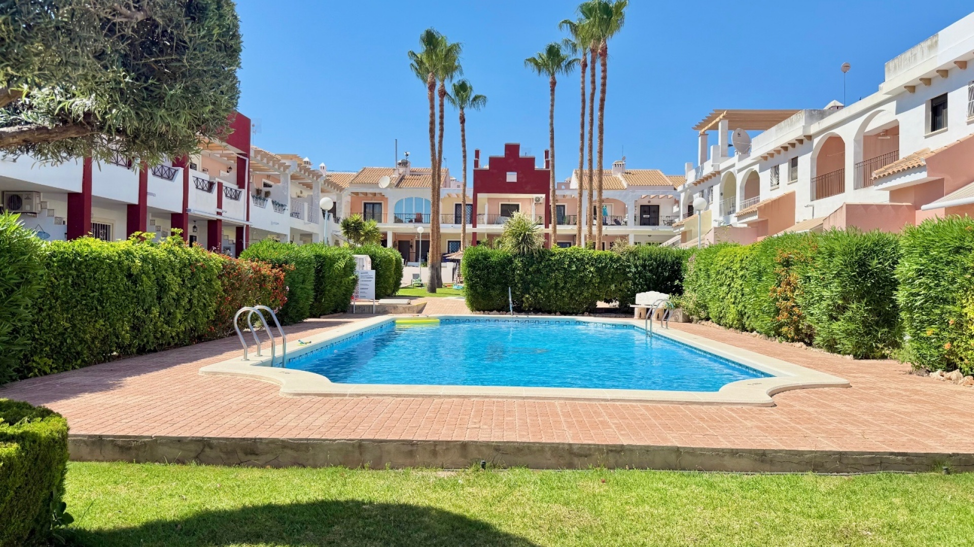 Resale - Townhouse - Ciudad Quesada - Dona Pepa