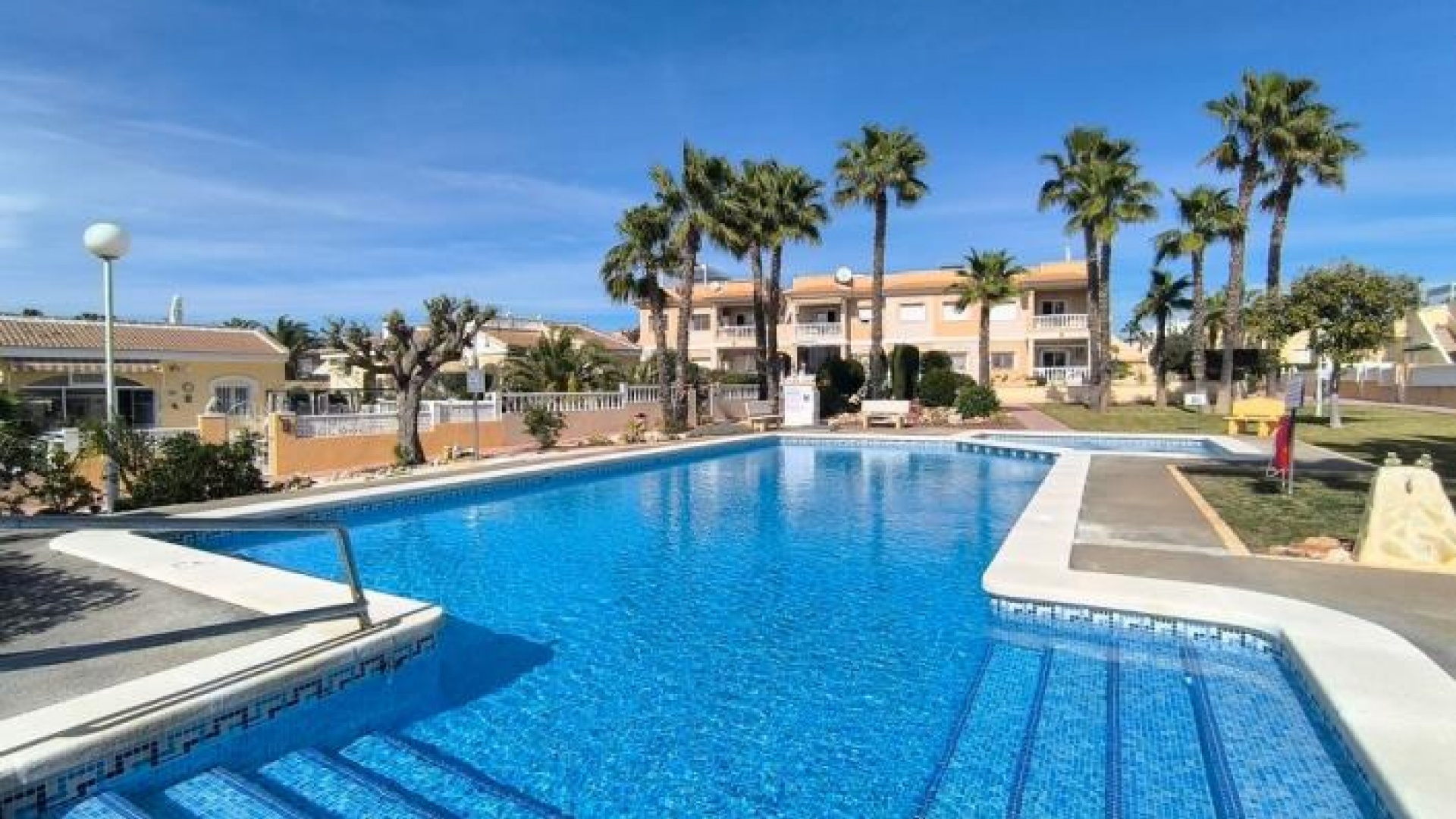 Resale - Townhouse - Ciudad Quesada - La Fiesta