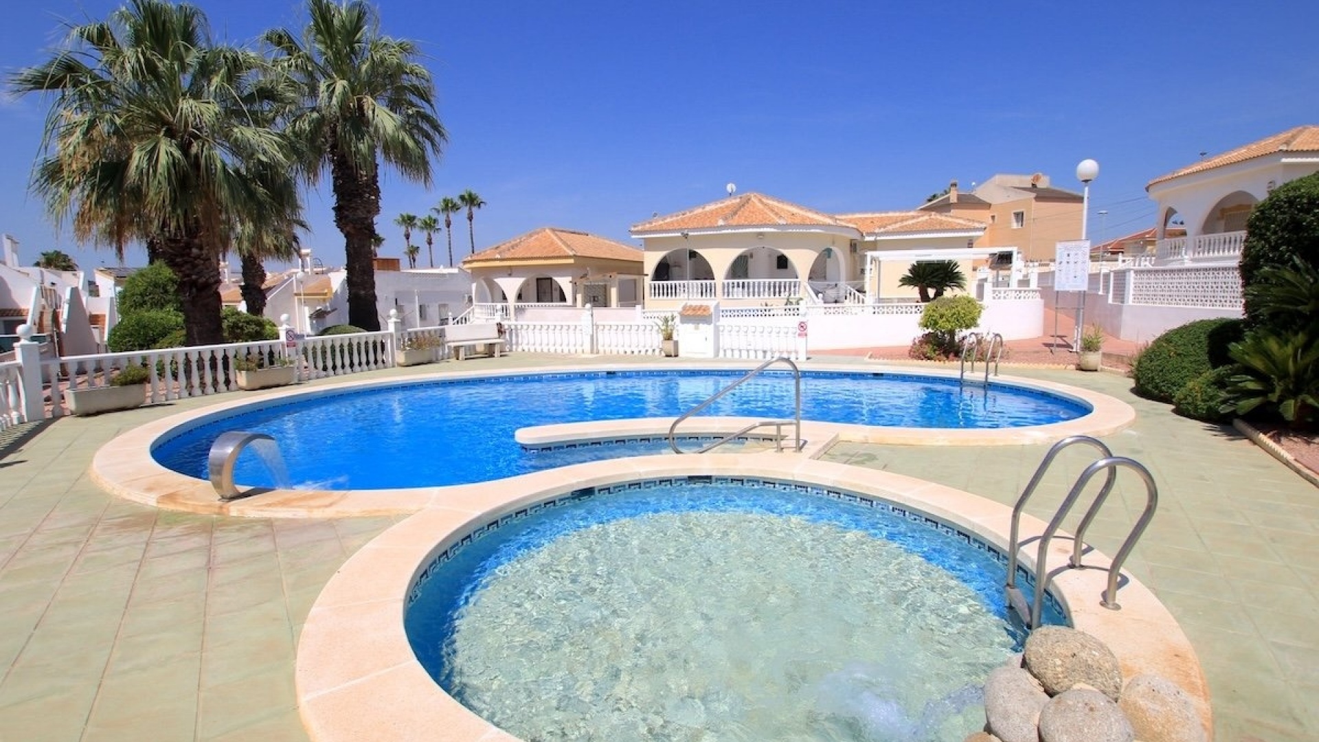 Resale - Townhouse - Ciudad Quesada - Monte Azul