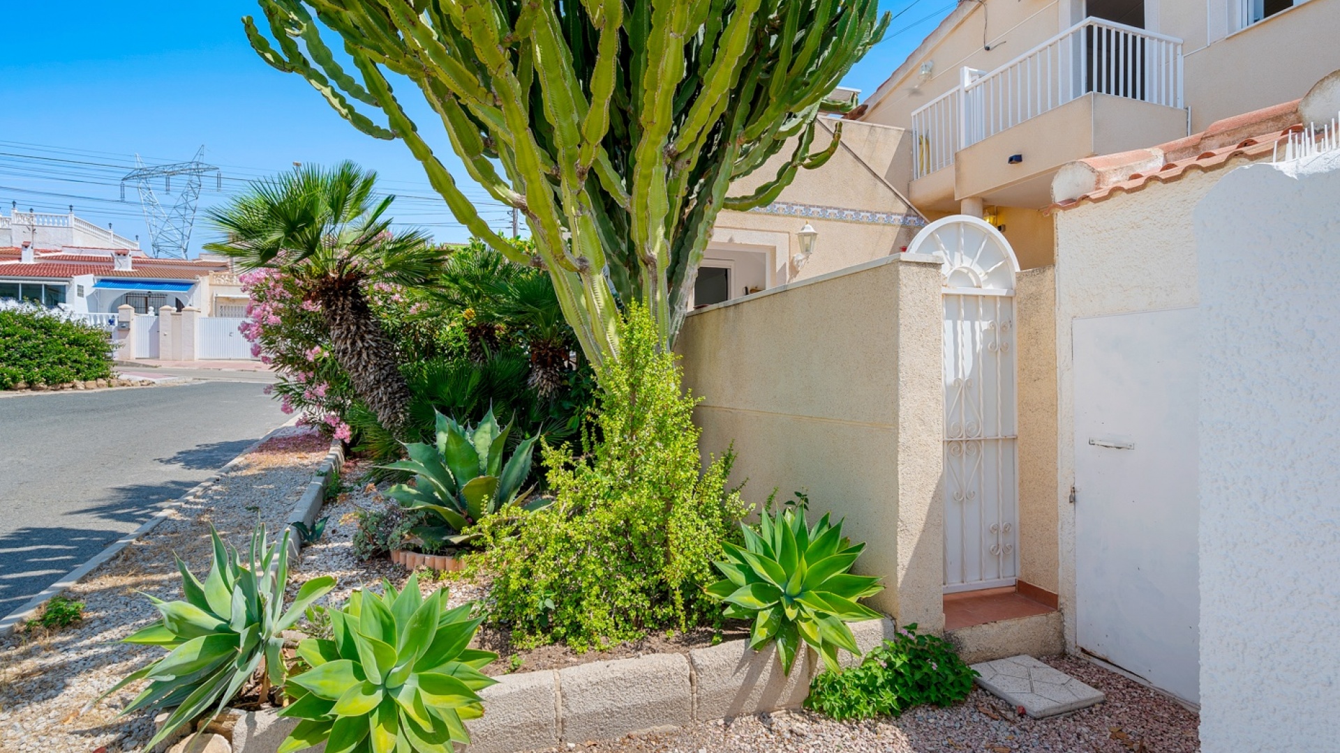 Resale - Townhouse - Ciudad Quesada