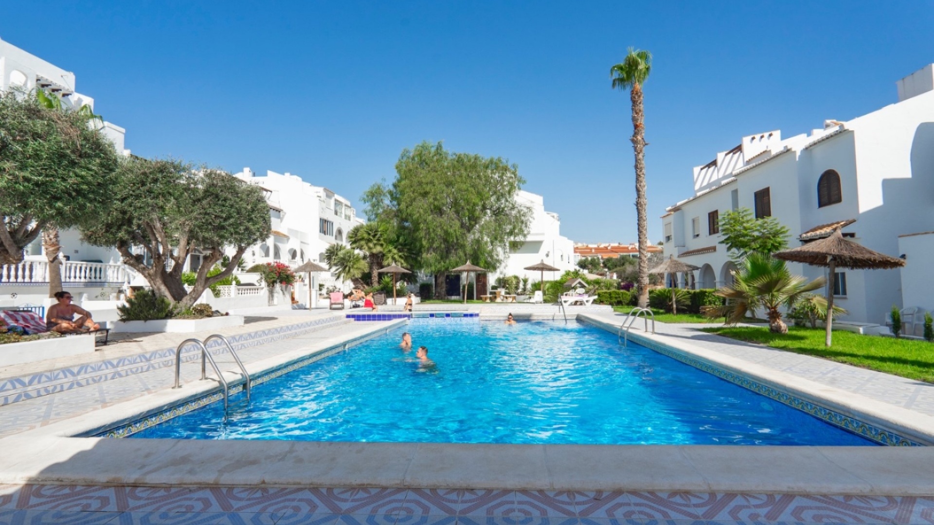 Resale - Townhouse - Ciudad Quesada