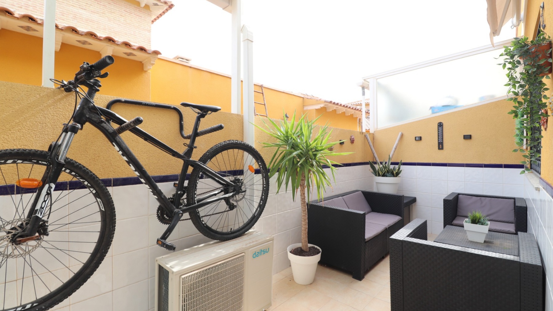 Resale - Townhouse - Cox - Cox - Country