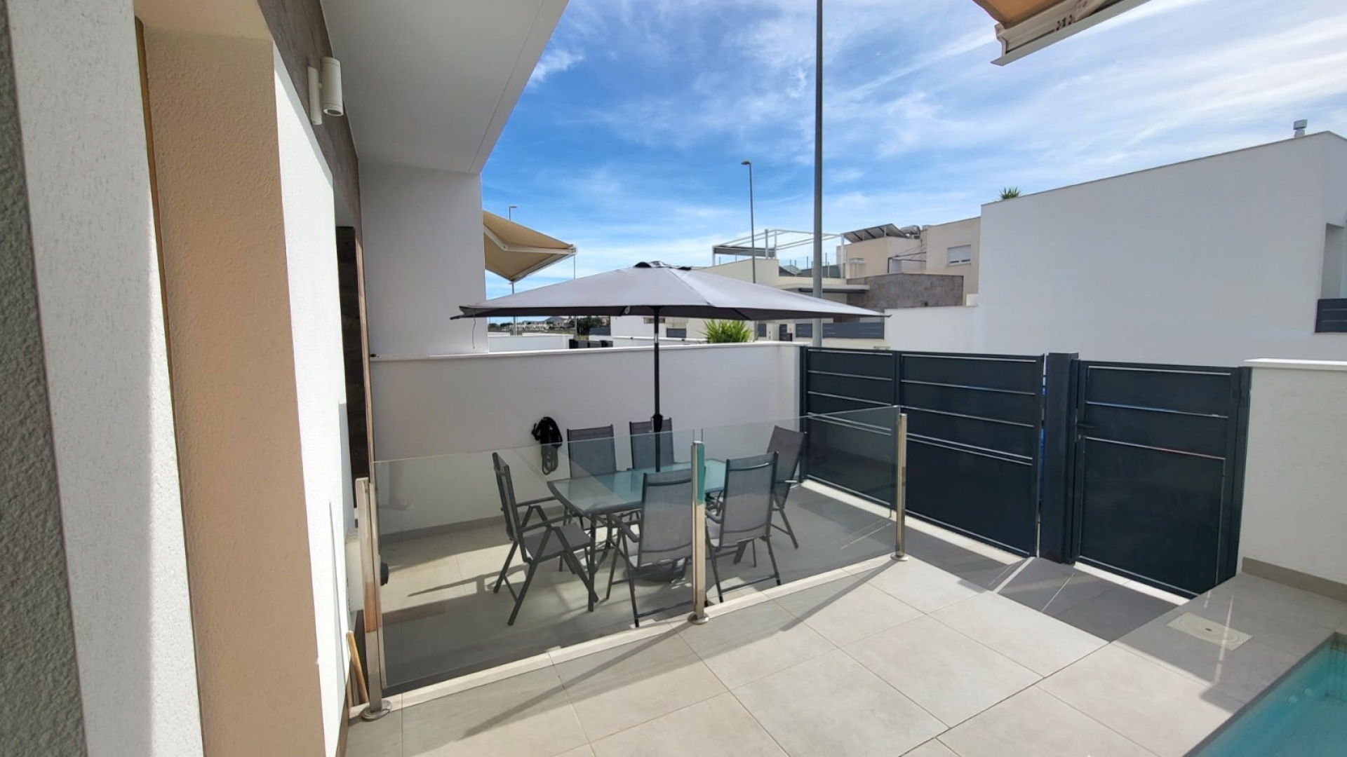 Resale - Townhouse - Daya Vieja