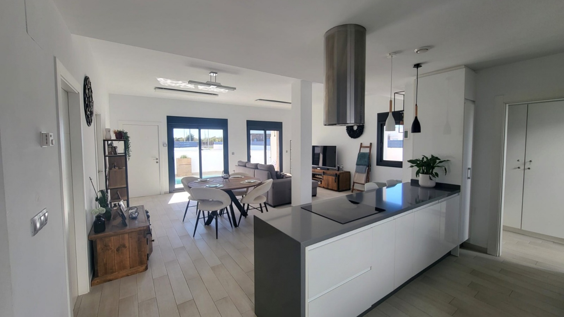 Resale - Townhouse - Daya Vieja