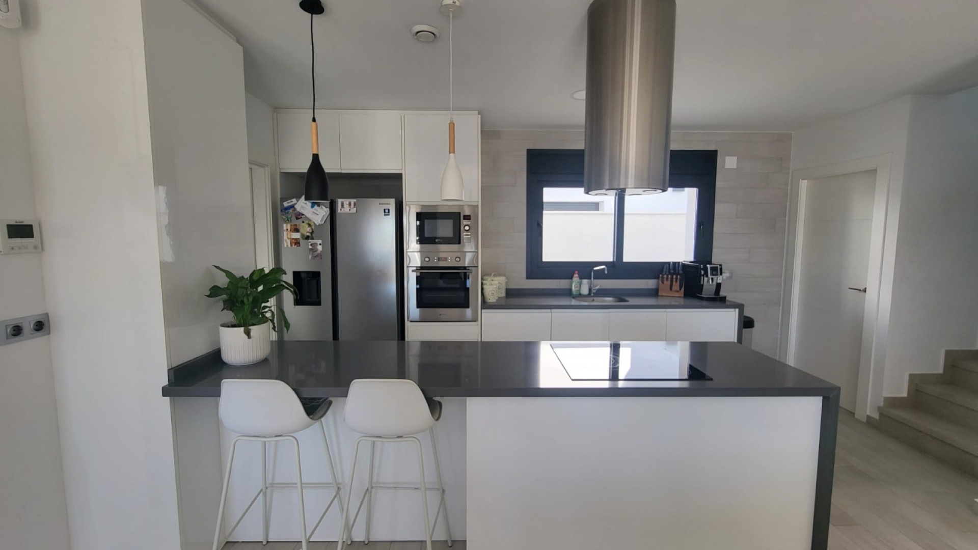 Resale - Townhouse - Daya Vieja