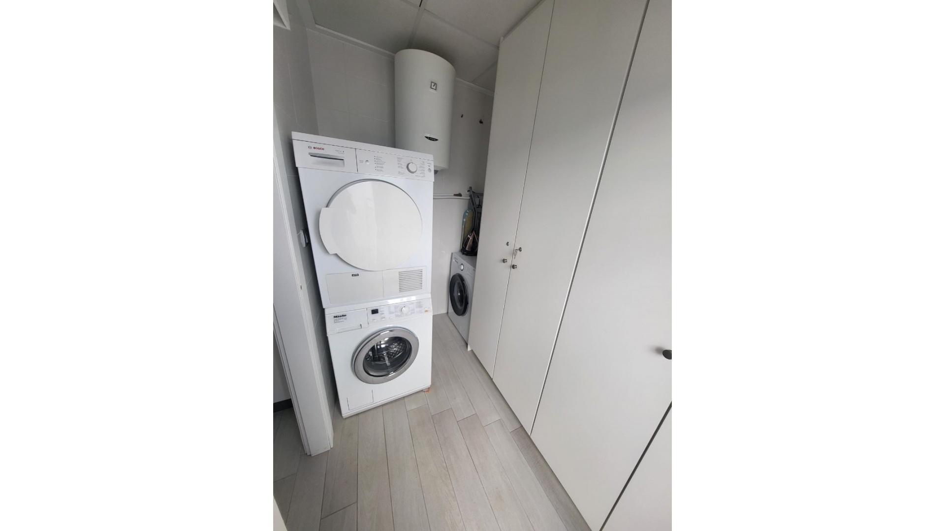 Resale - Townhouse - Daya Vieja